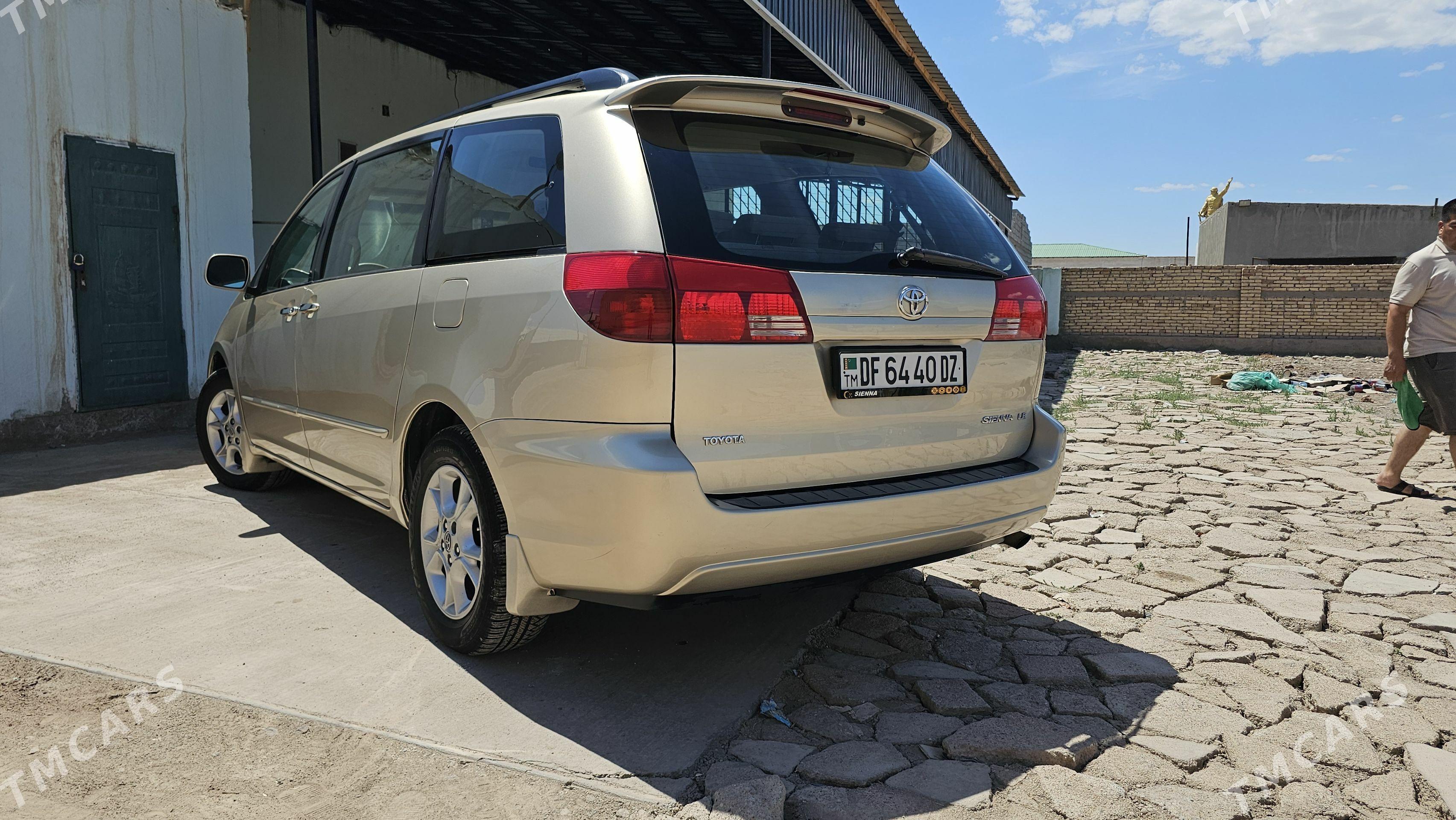 Toyota Sienna 2004 - 275 000 TMT - Кёнеургенч - img 1