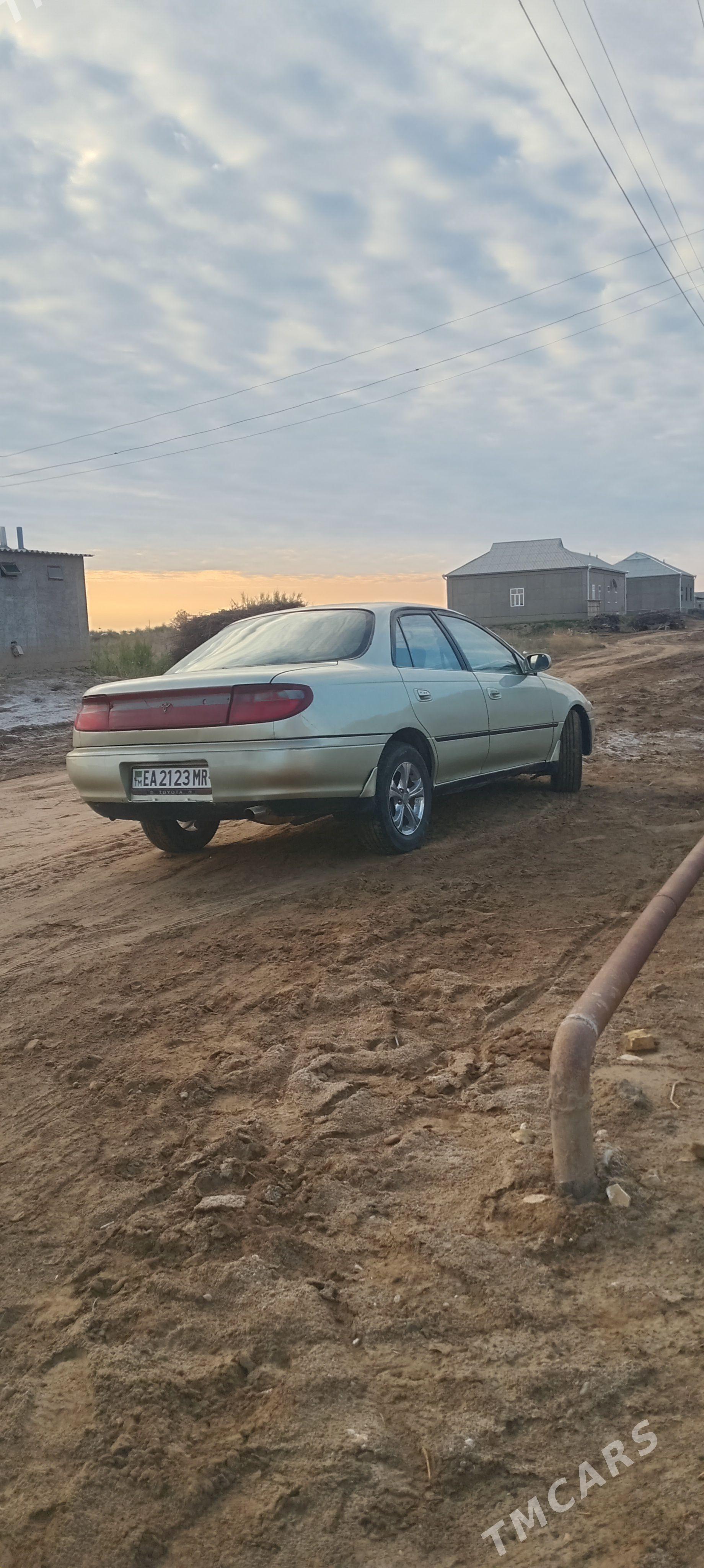 Toyota Carina 1995 - 40 000 TMT - Мургап - img 1
