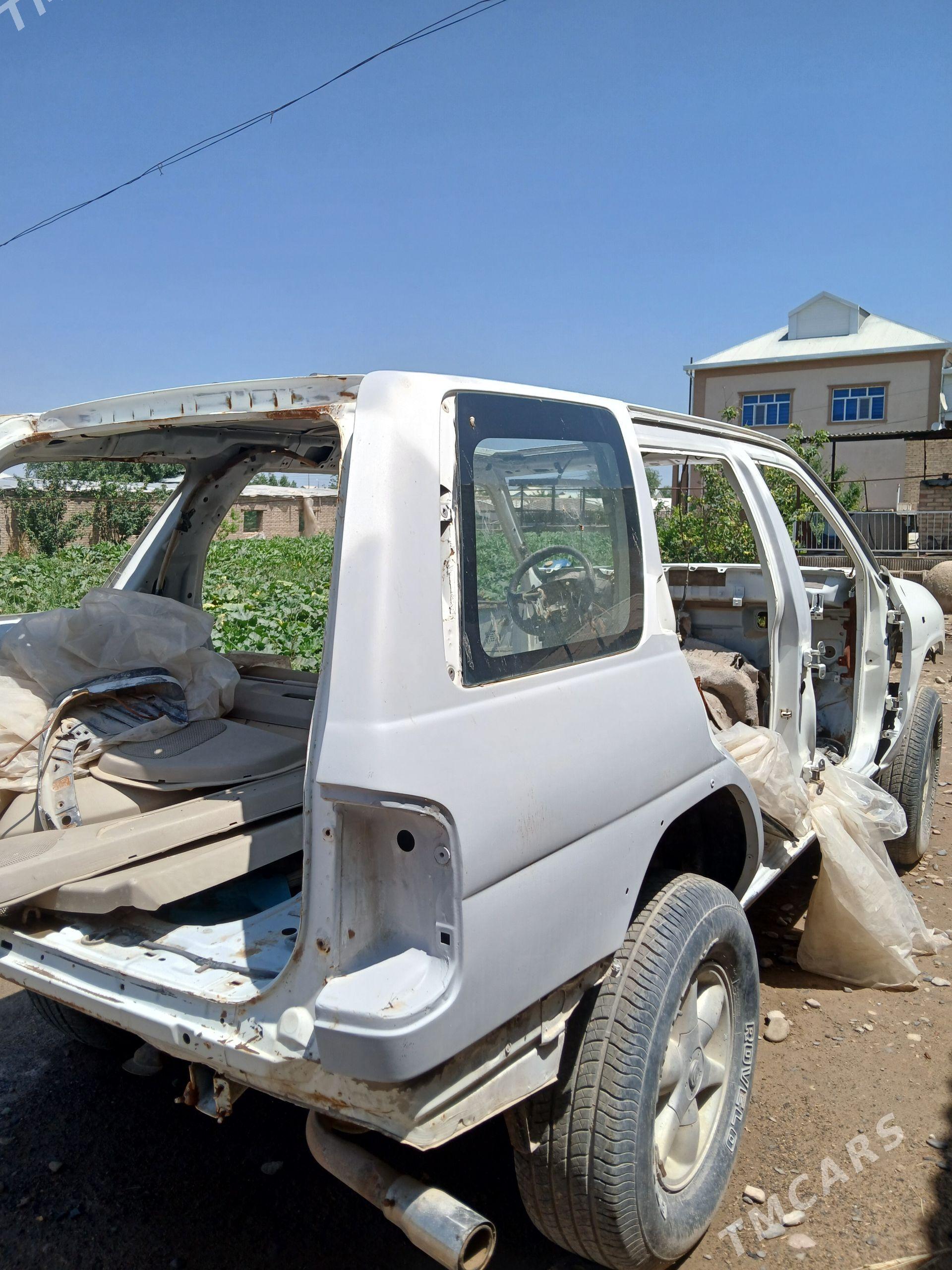 Nissan Pathfinder 2000 - 70 000 TMT - Wekilbazar - img 1