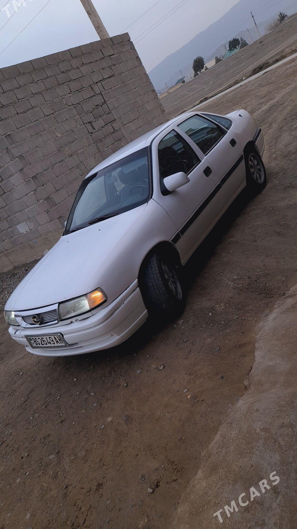 Opel Vectra 1990 - 35 000 TMT - Бахарден - img 1
