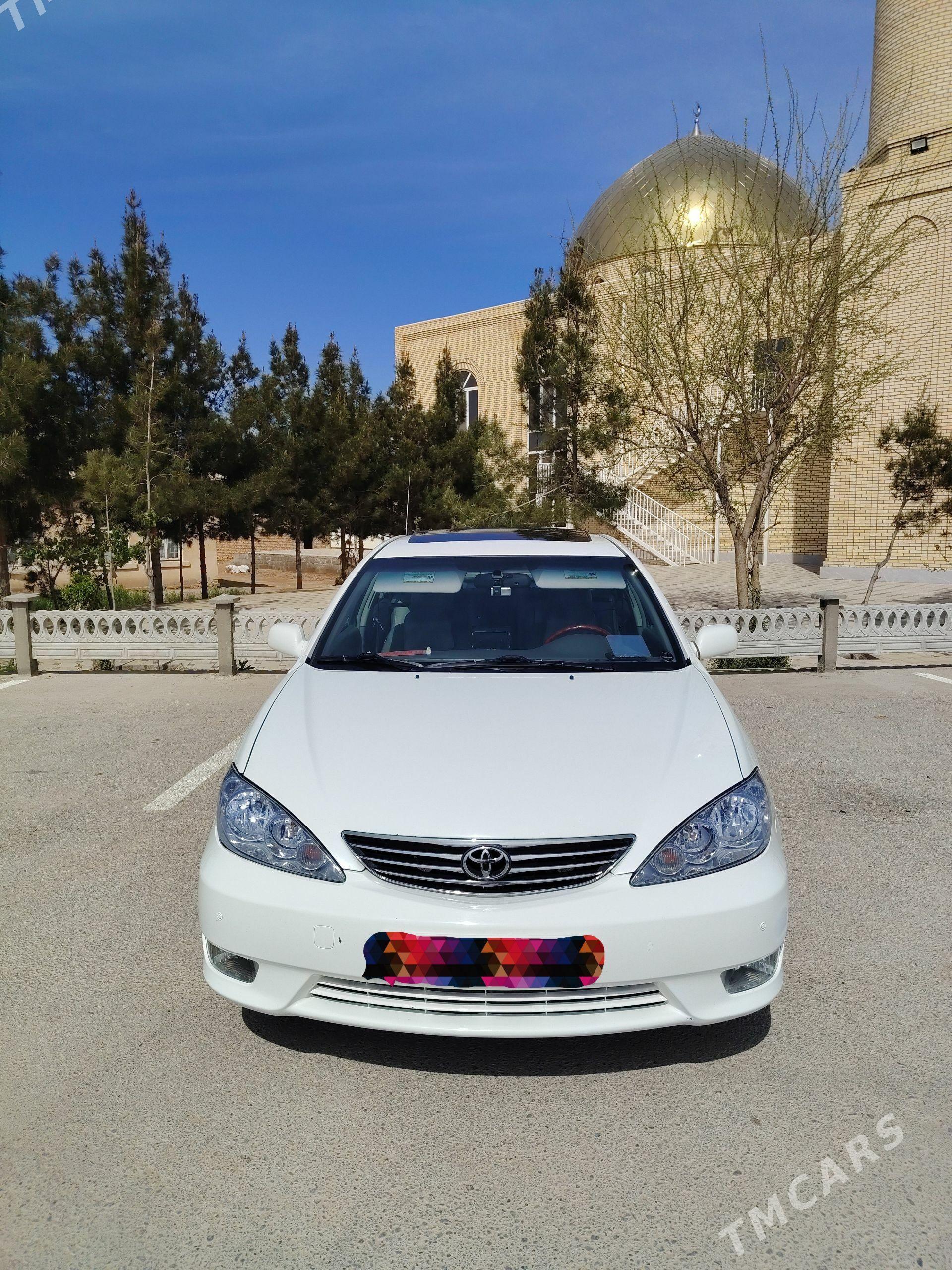 Toyota Camry 2005 - 300 000 TMT - Мары - img 1