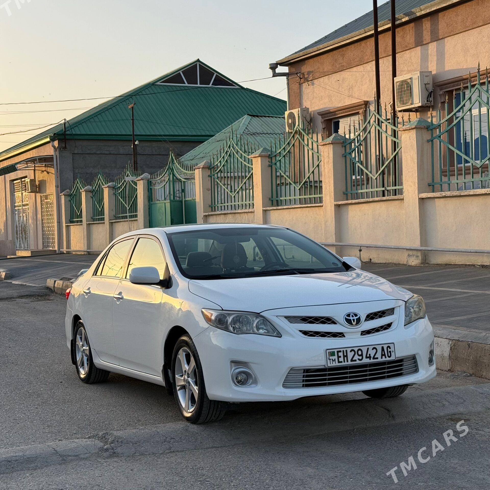 Toyota Corolla 2011 - 190 000 TMT - 11 мкр - img 1