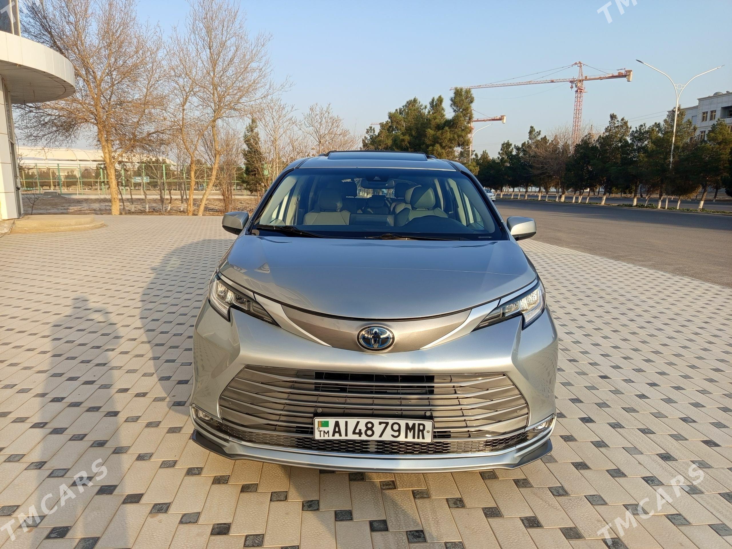Toyota Sienna 2021 - 520 000 TMT - Мары - img 1