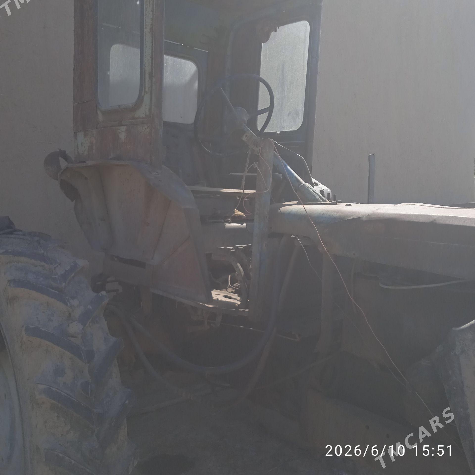 MTZ T-28 1990 - 45 000 TMT - етр. Туркменбаши - img 1