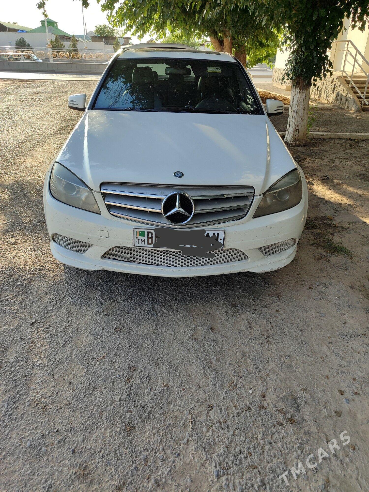 Mercedes-Benz C300 2010 - 140 000 TMT - Ak bugdaý etraby - img 1