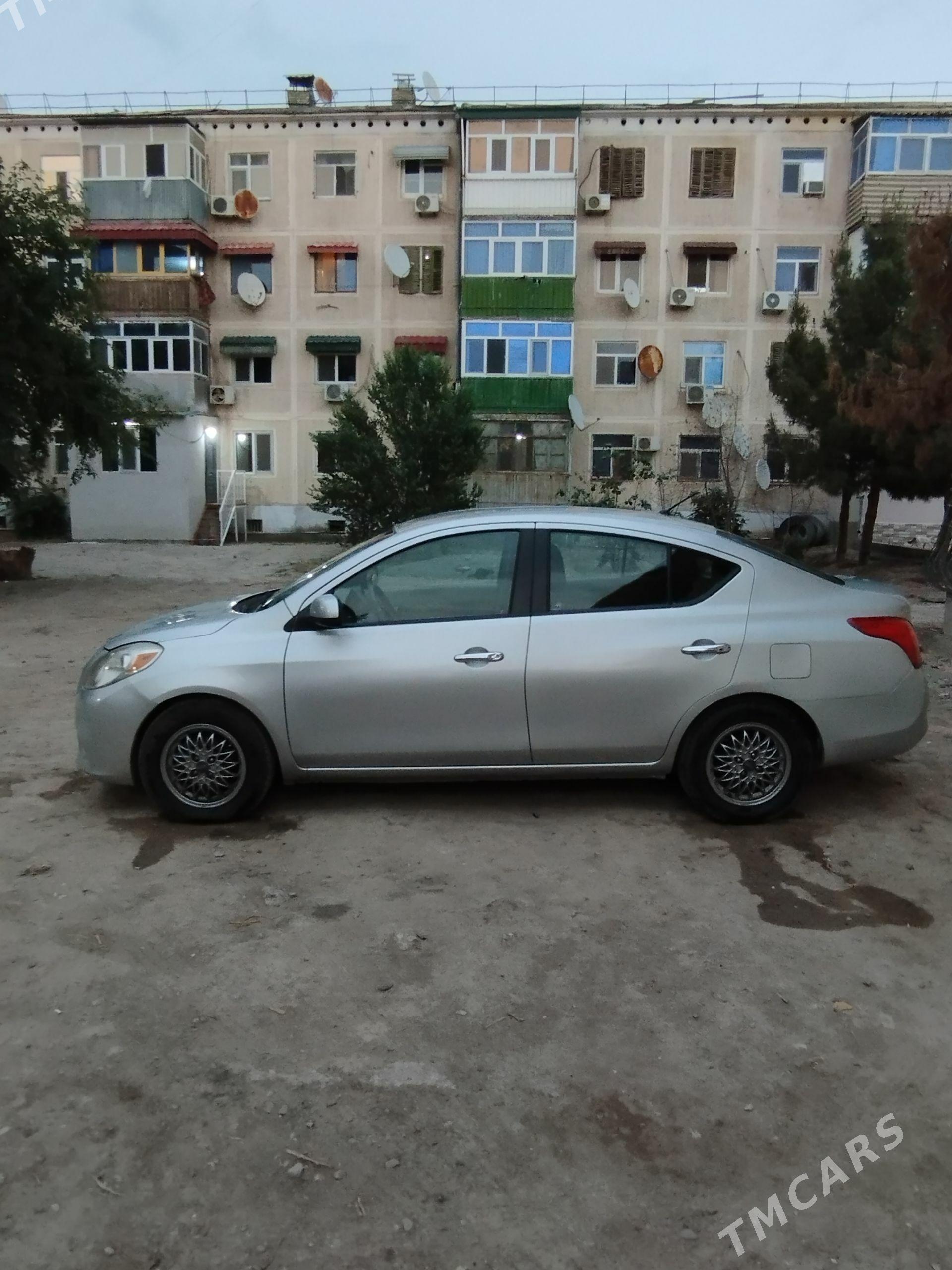 Nissan Versa 2011 - 110 000 TMT - Türkmenabat - img 1