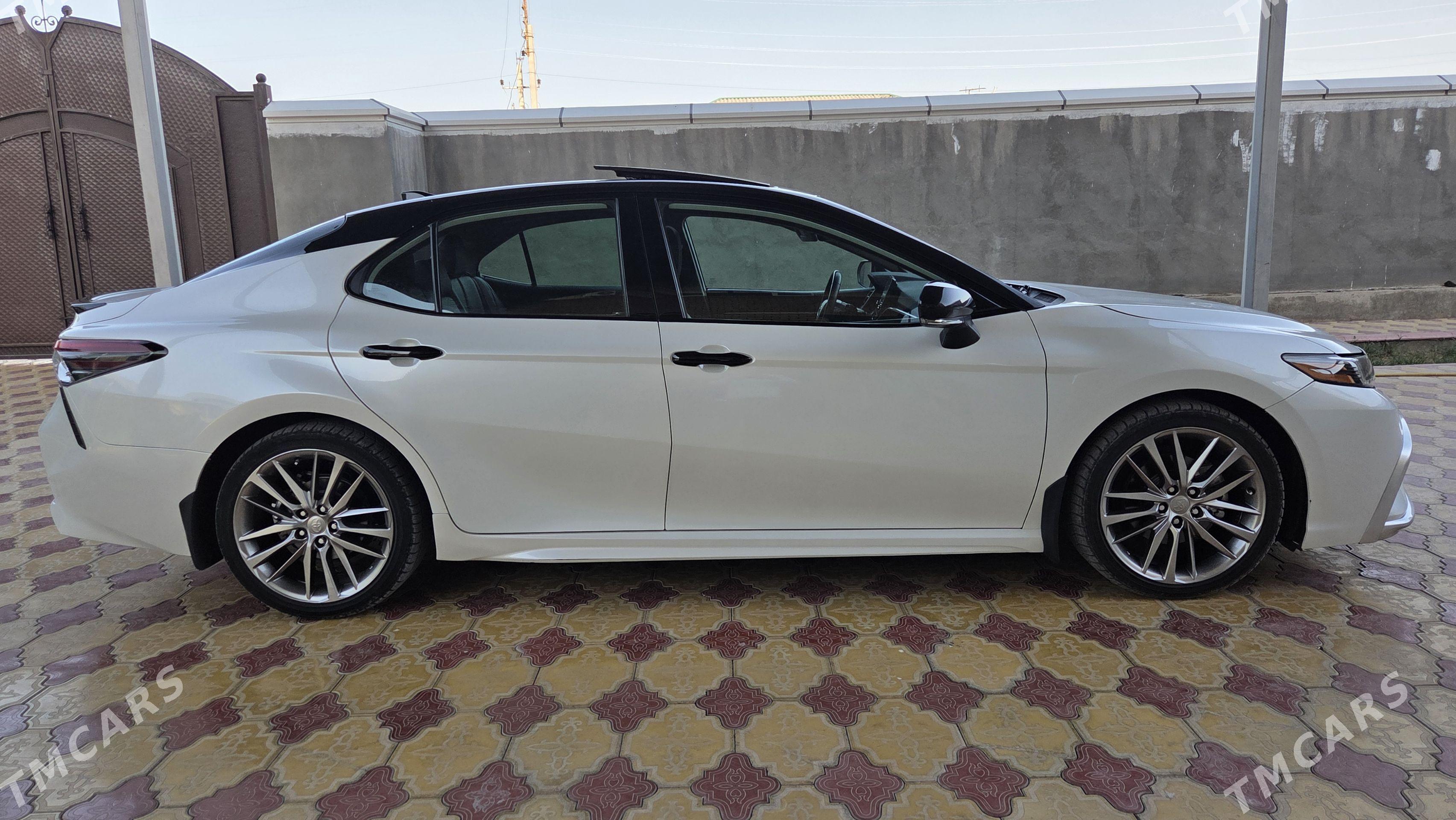 Toyota Camry 2023 - 440 000 TMT - Мургап - img 1