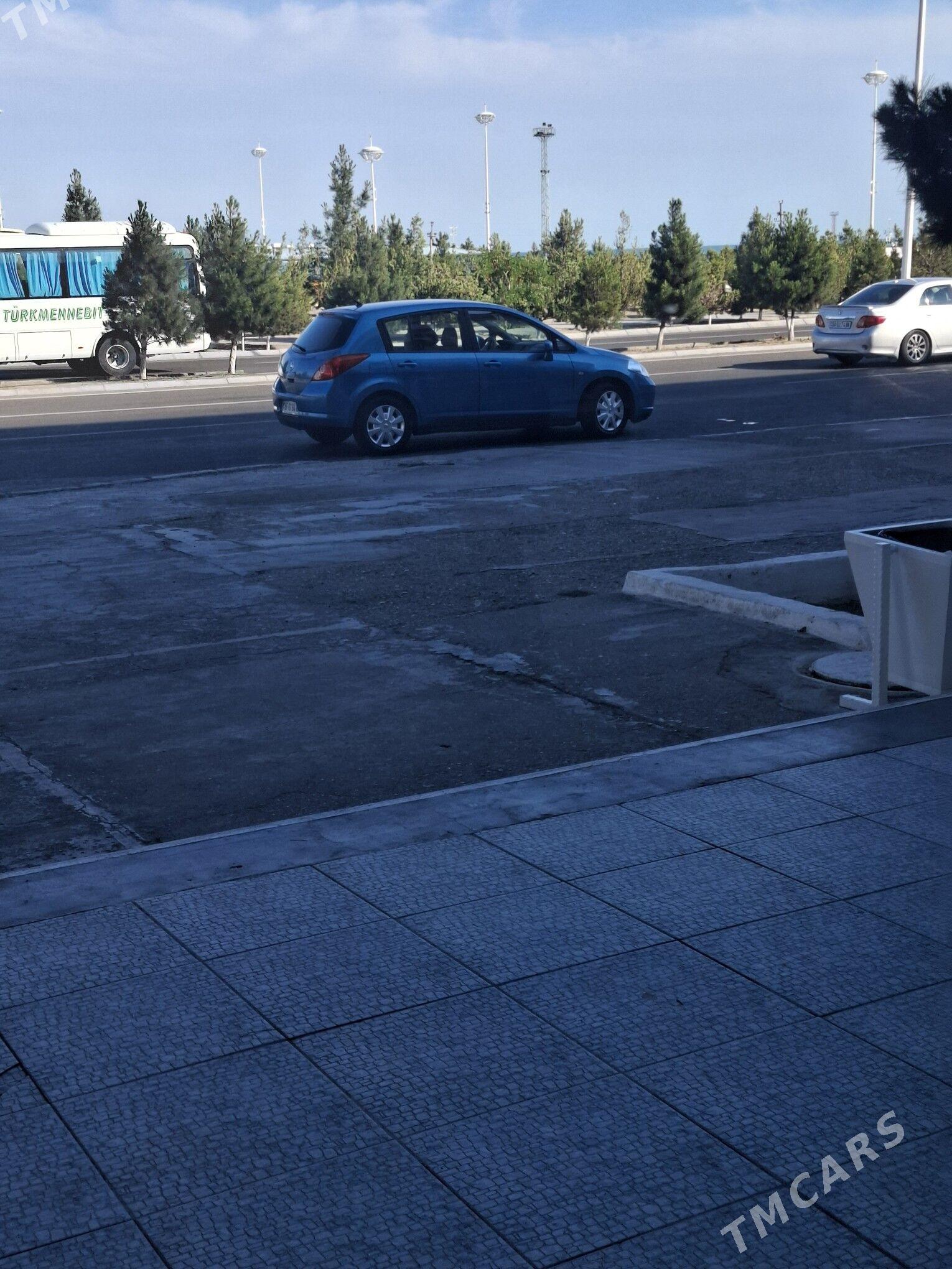 Nissan Tiida 2006 - 130 000 TMT - Туркменбаши - img 1