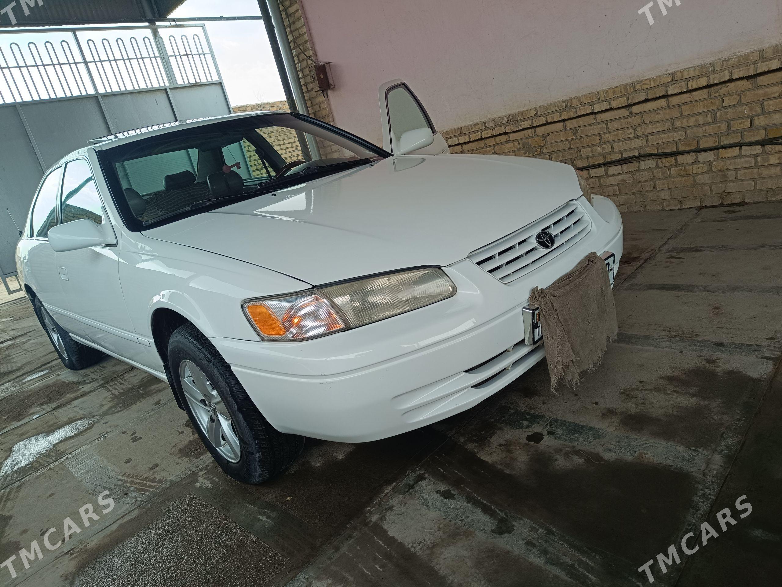 Toyota Camry 1999 - 150 000 TMT - Мары - img 1