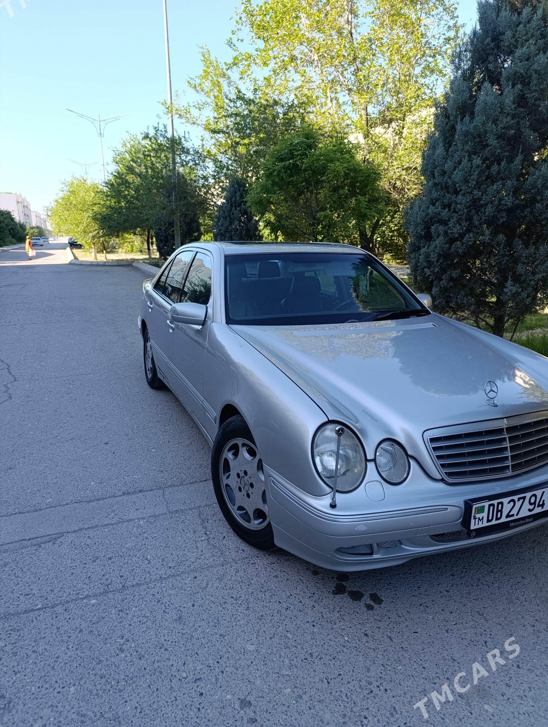 Mercedes-Benz E320 2001 - 160 000 TMT - Туркменабат - img 1