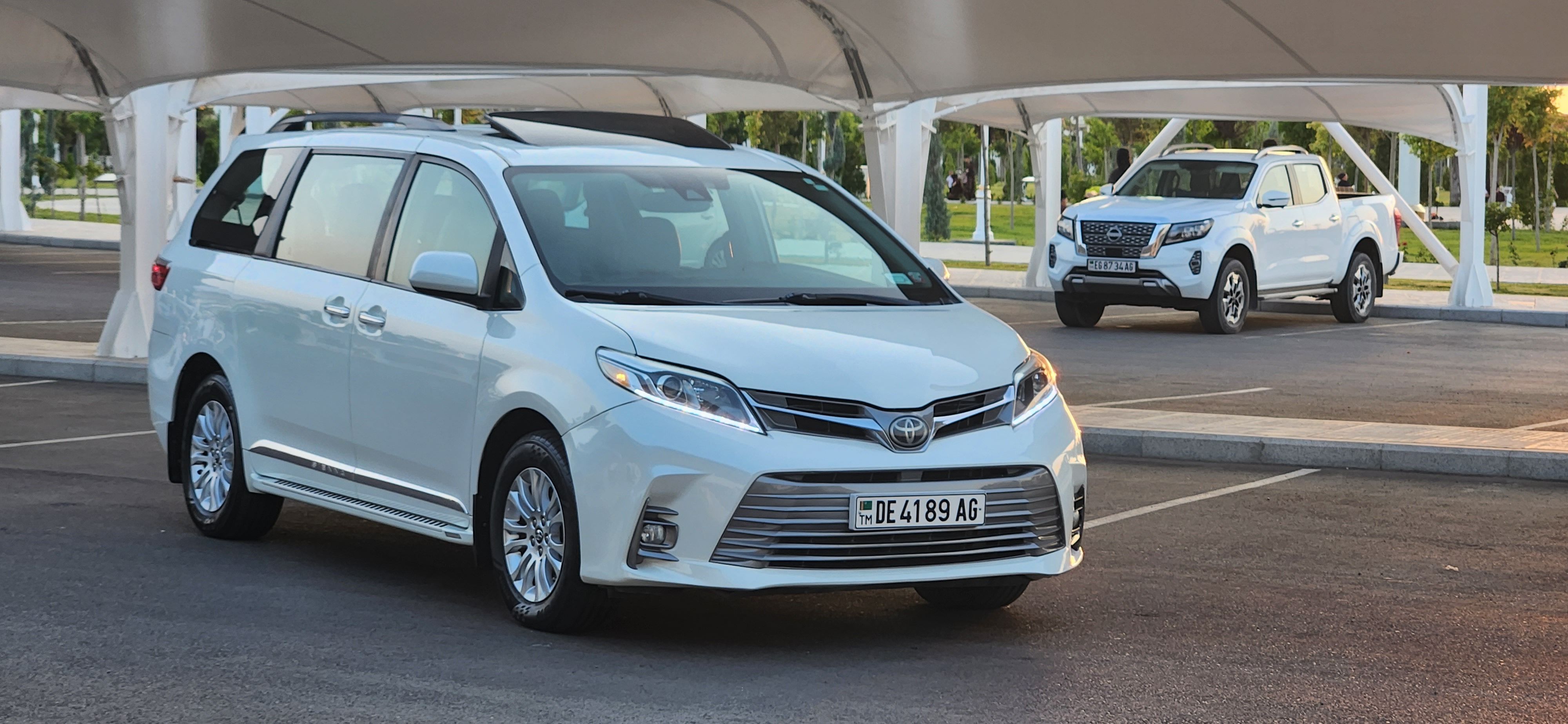 Toyota Sienna 2018 - 429 000 TMT - Ашхабад - img 1