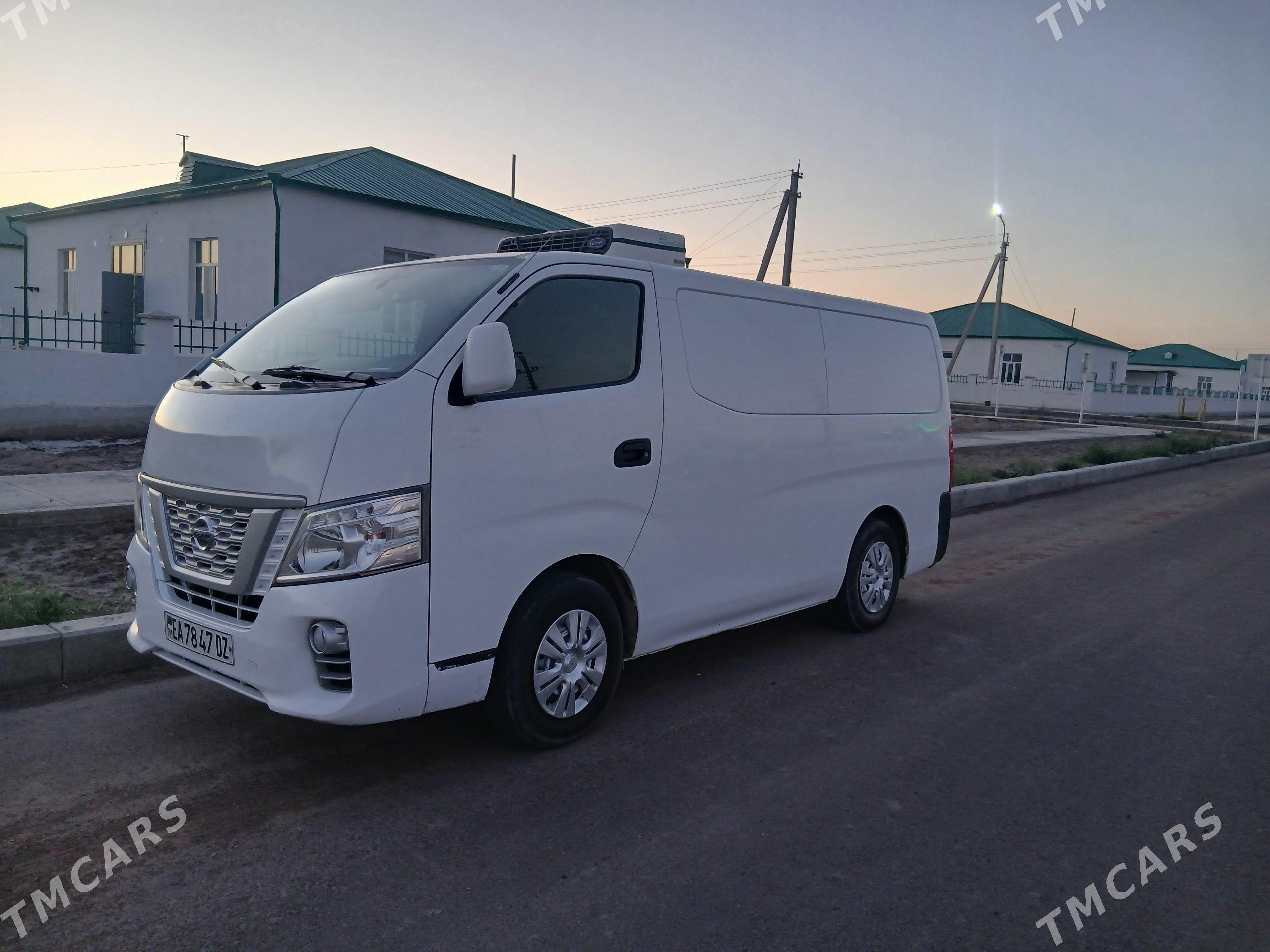 Nissan Urvan 2018 - 290 000 TMT - Кёнеургенч - img 1