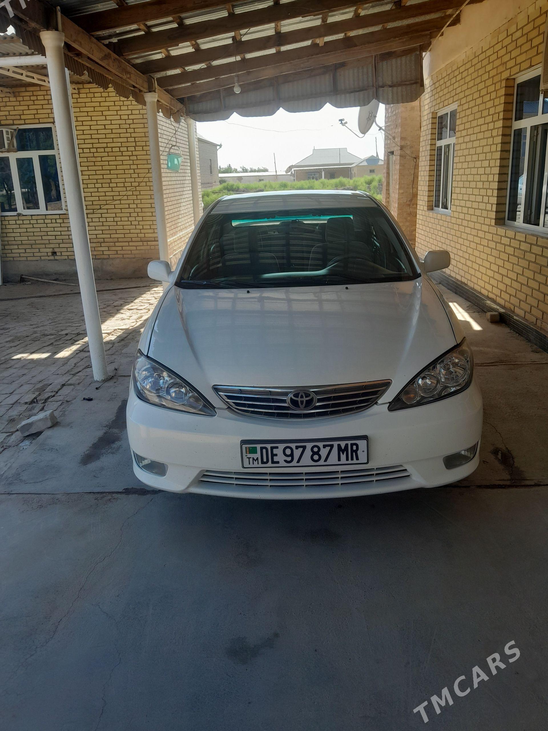 Toyota Camry 2004 - 165 000 TMT - Байрамали - img 1