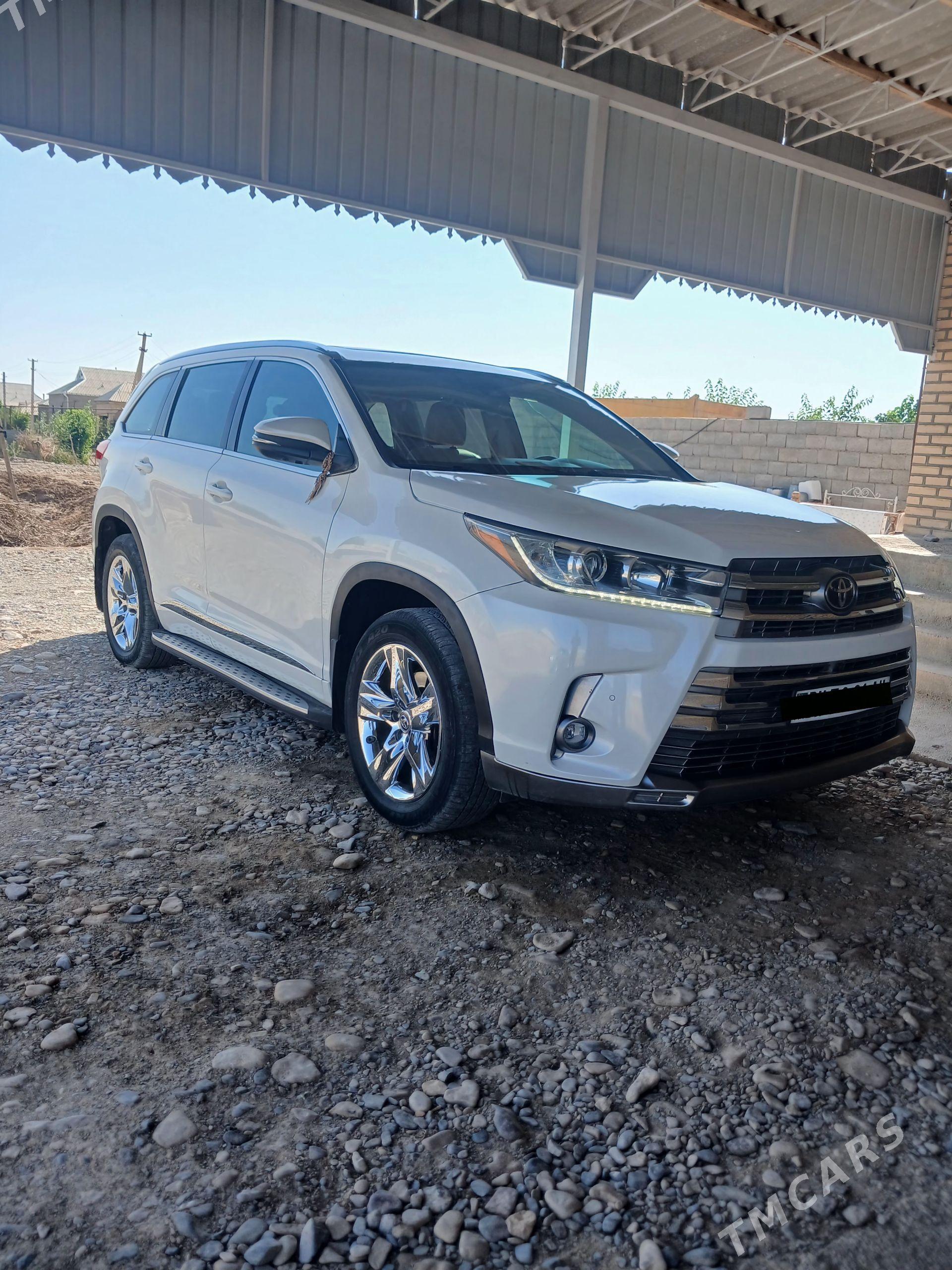 Toyota Highlander 2017 - 530 000 TMT - Теджен - img 1