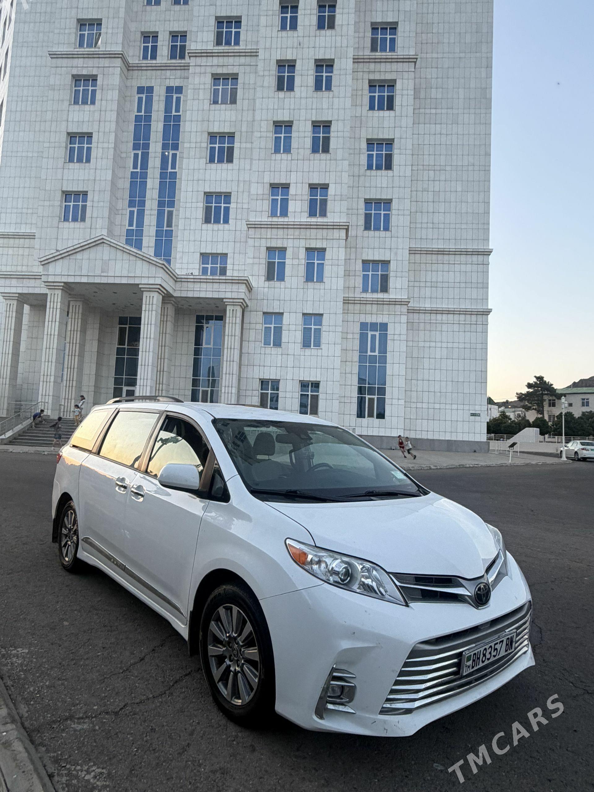 Toyota Sienna 2020 - 550 000 TMT - Туркменбаши - img 1