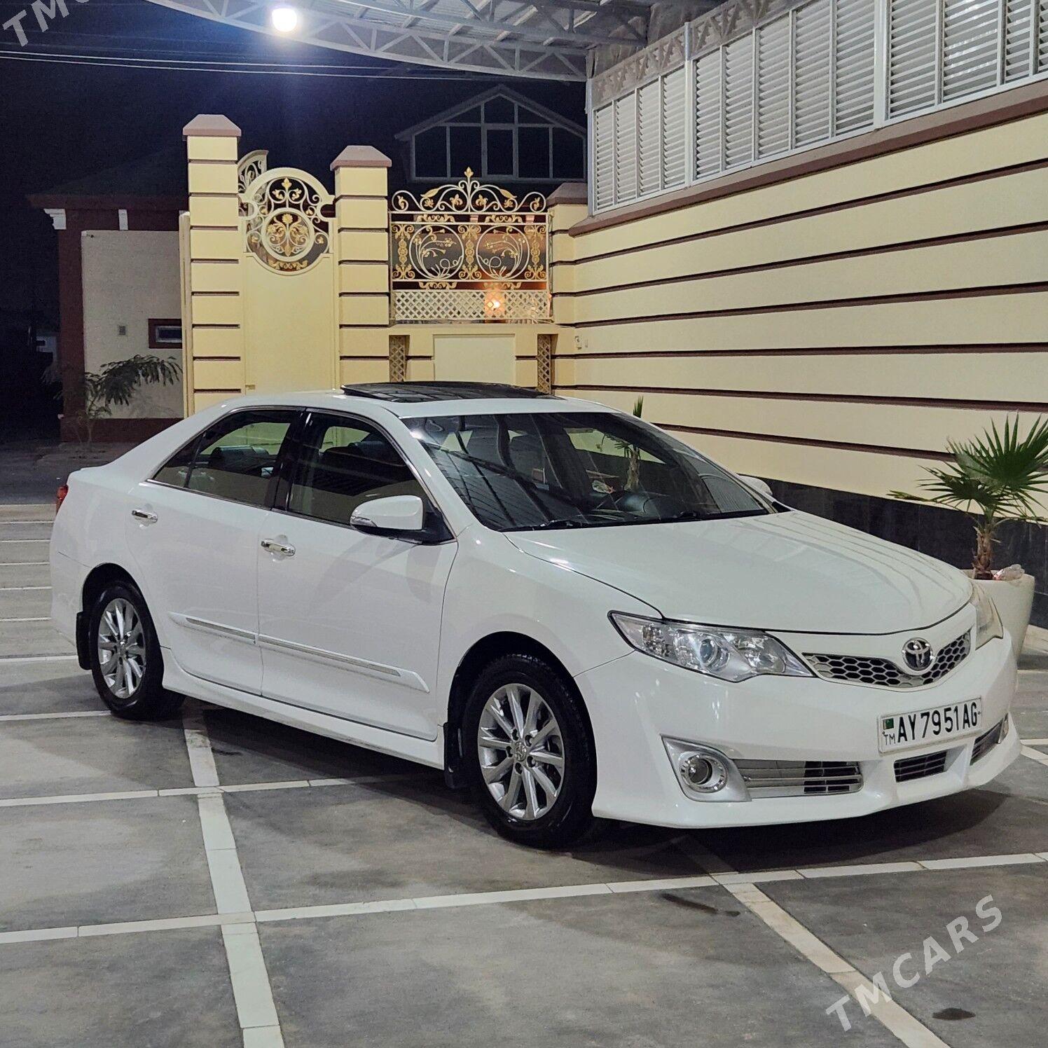 Toyota Camry 2012 - 250 000 TMT - Херрикгала - img 1