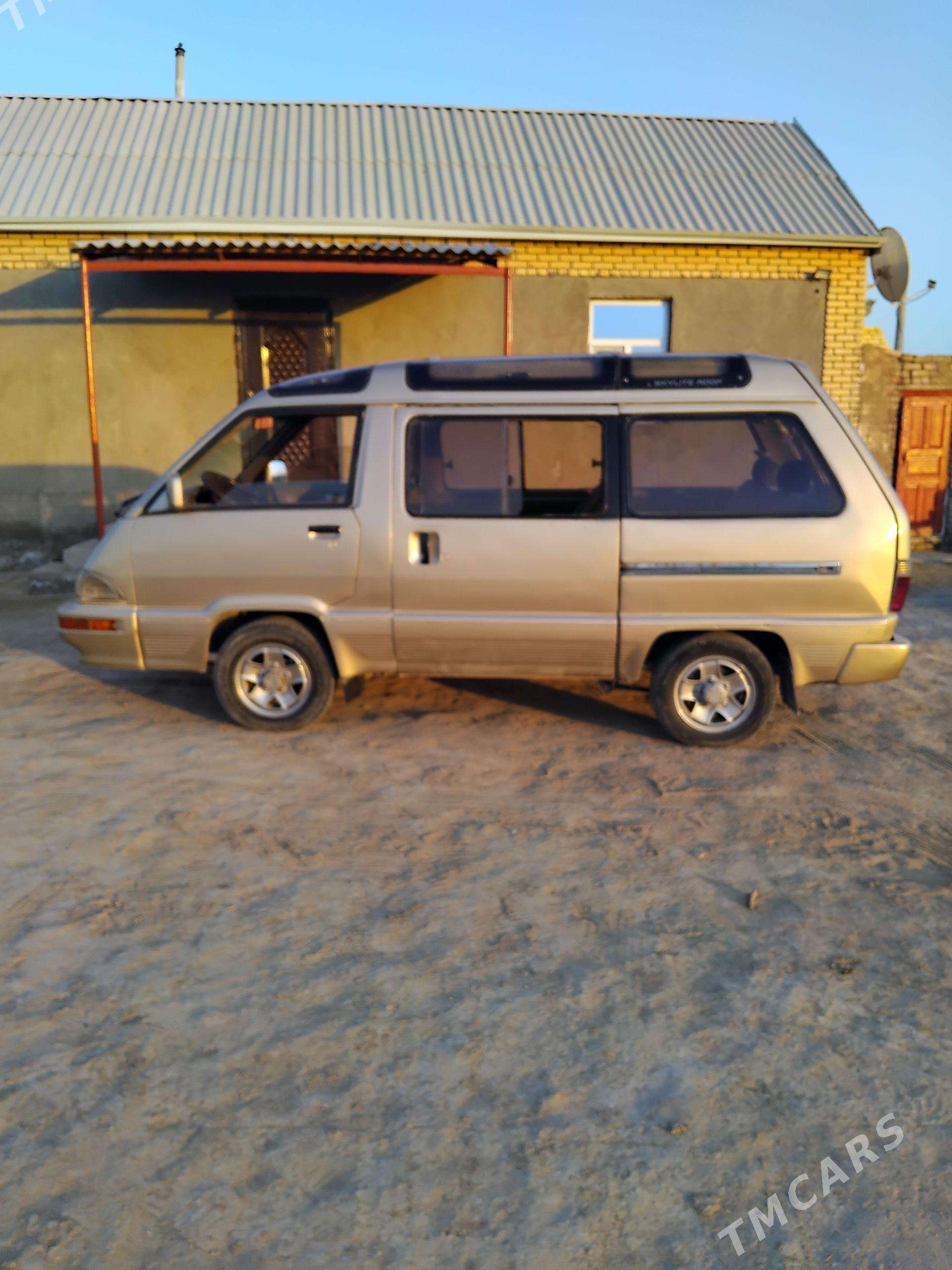 Toyota Town Ace 1991 - 40 000 TMT - Мары - img 1