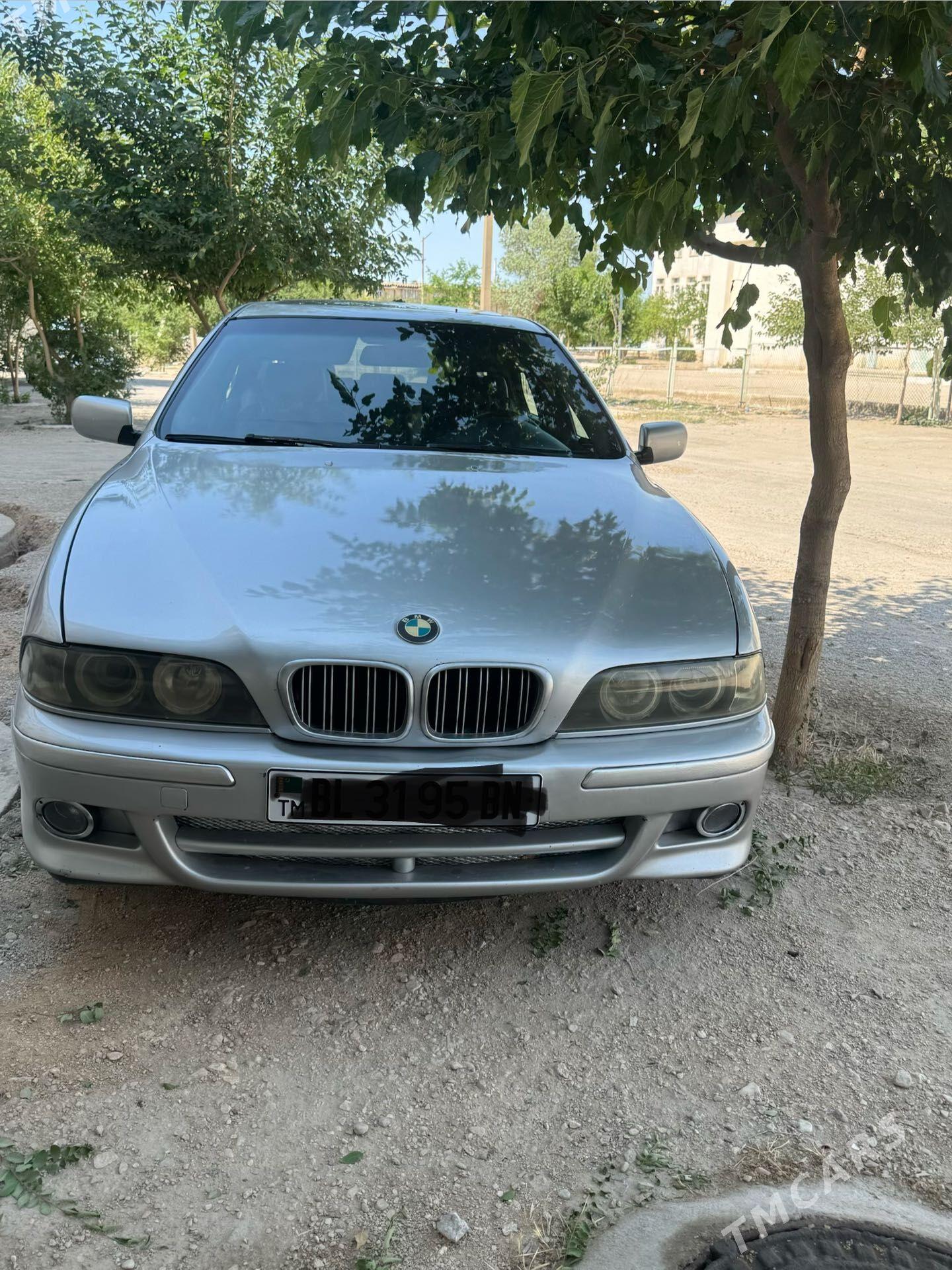 BMW 528 2000 - 89 000 TMT - Балканабат - img 1