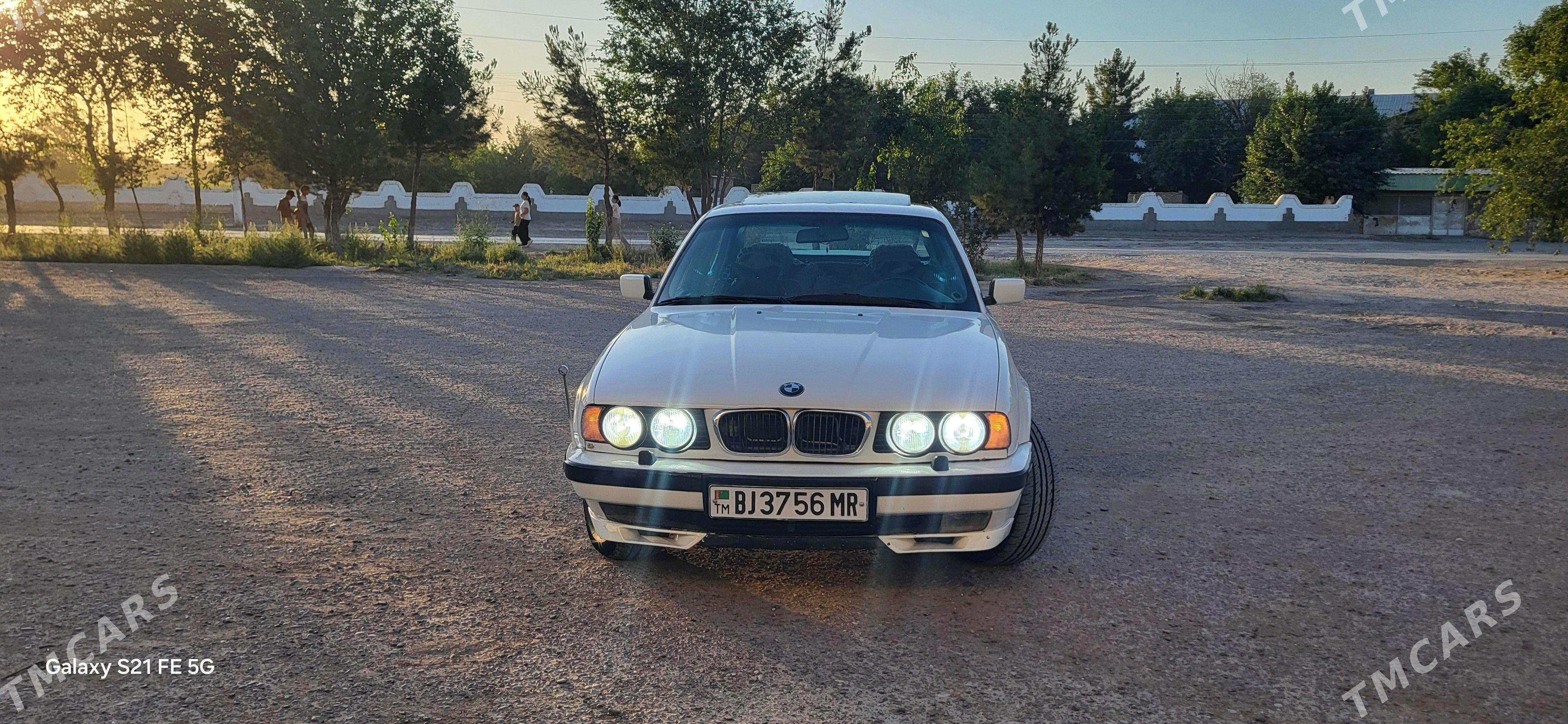 BMW 525 1991 - 95 000 TMT - Байрамали - img 1