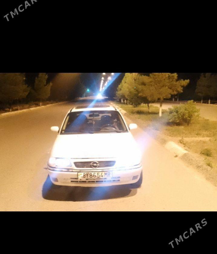 Opel Astra 1993 - 40 000 TMT - Огуз хан - img 1