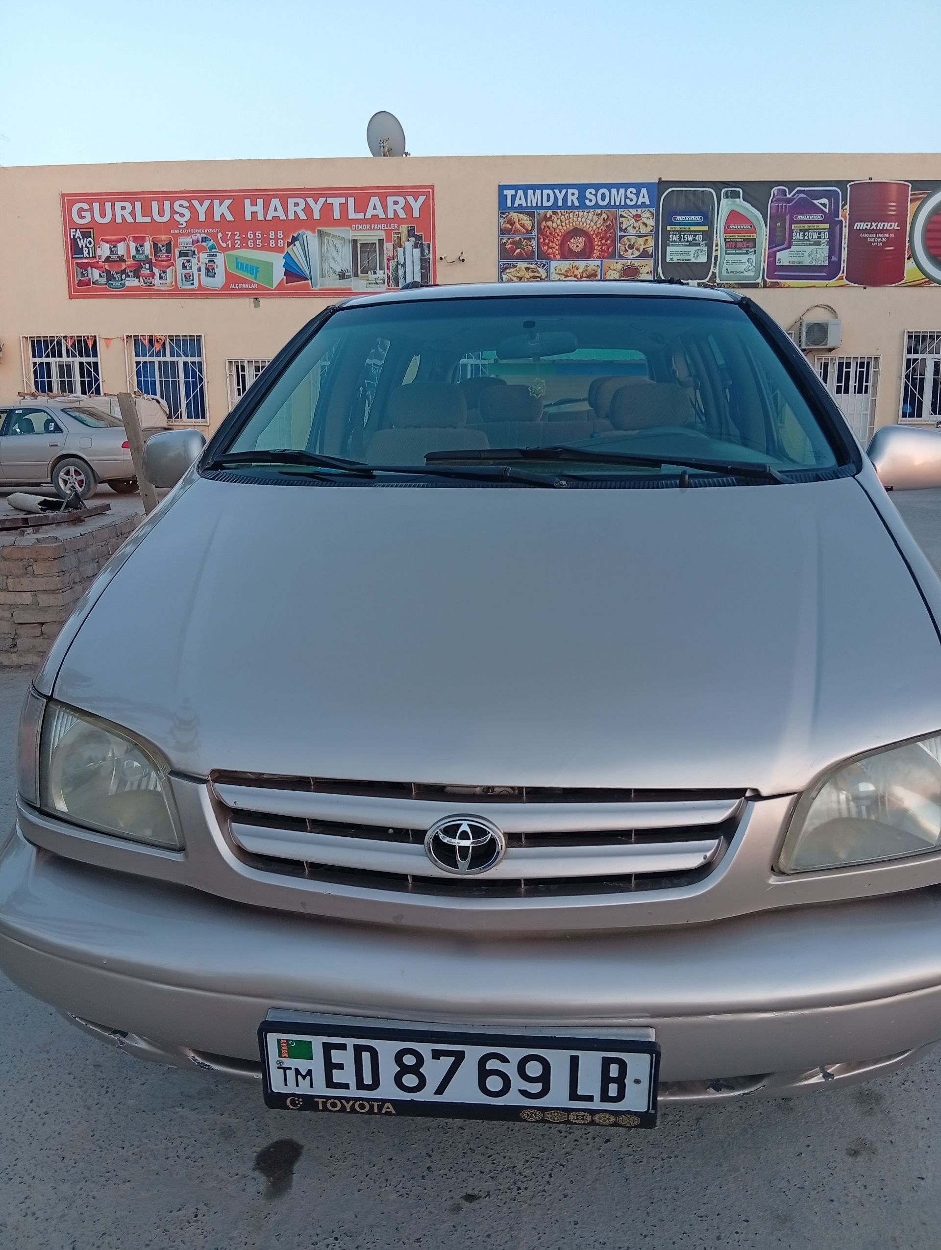 Toyota Sienna 2002 - 195 000 TMT - Халач - img 1