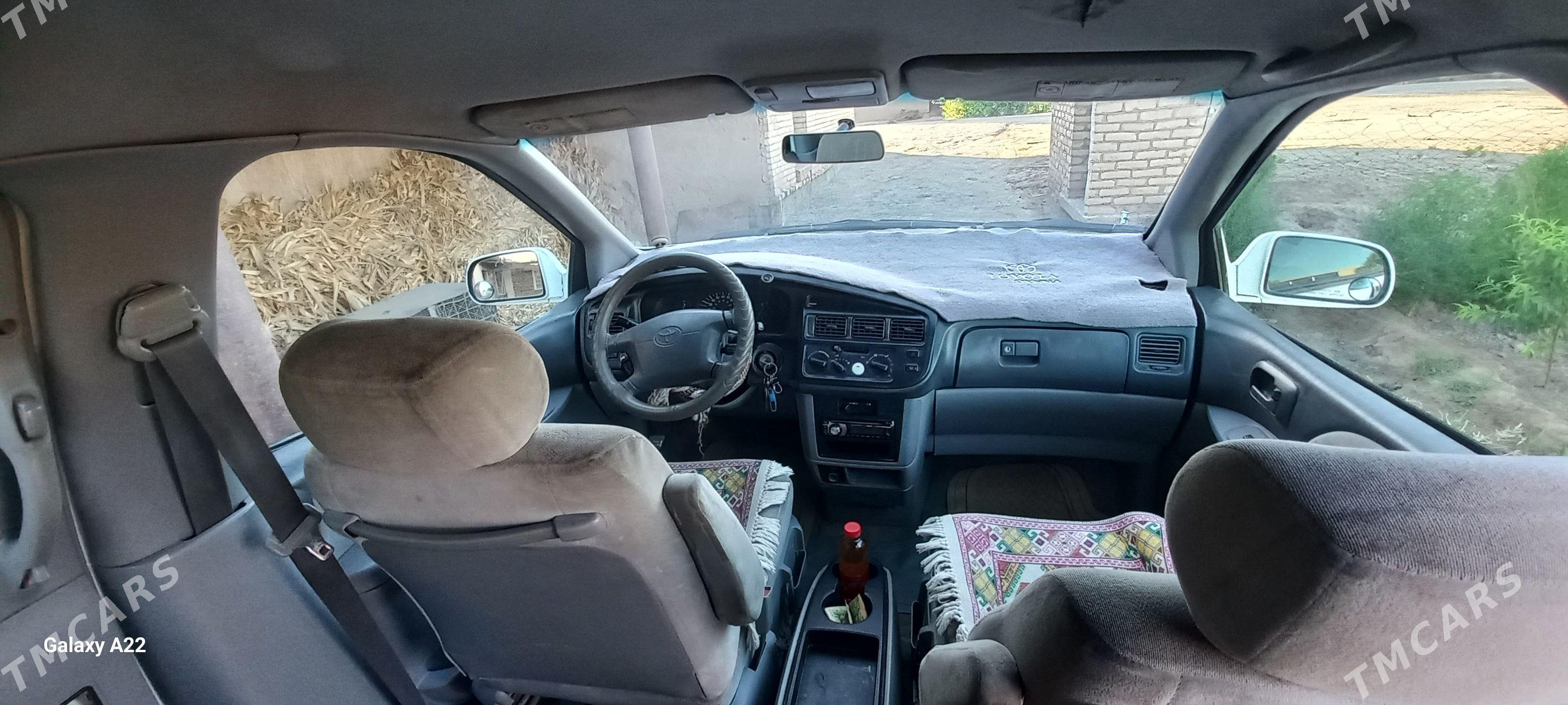Toyota Sienna 1998 - 175 000 TMT - Халач - img 1