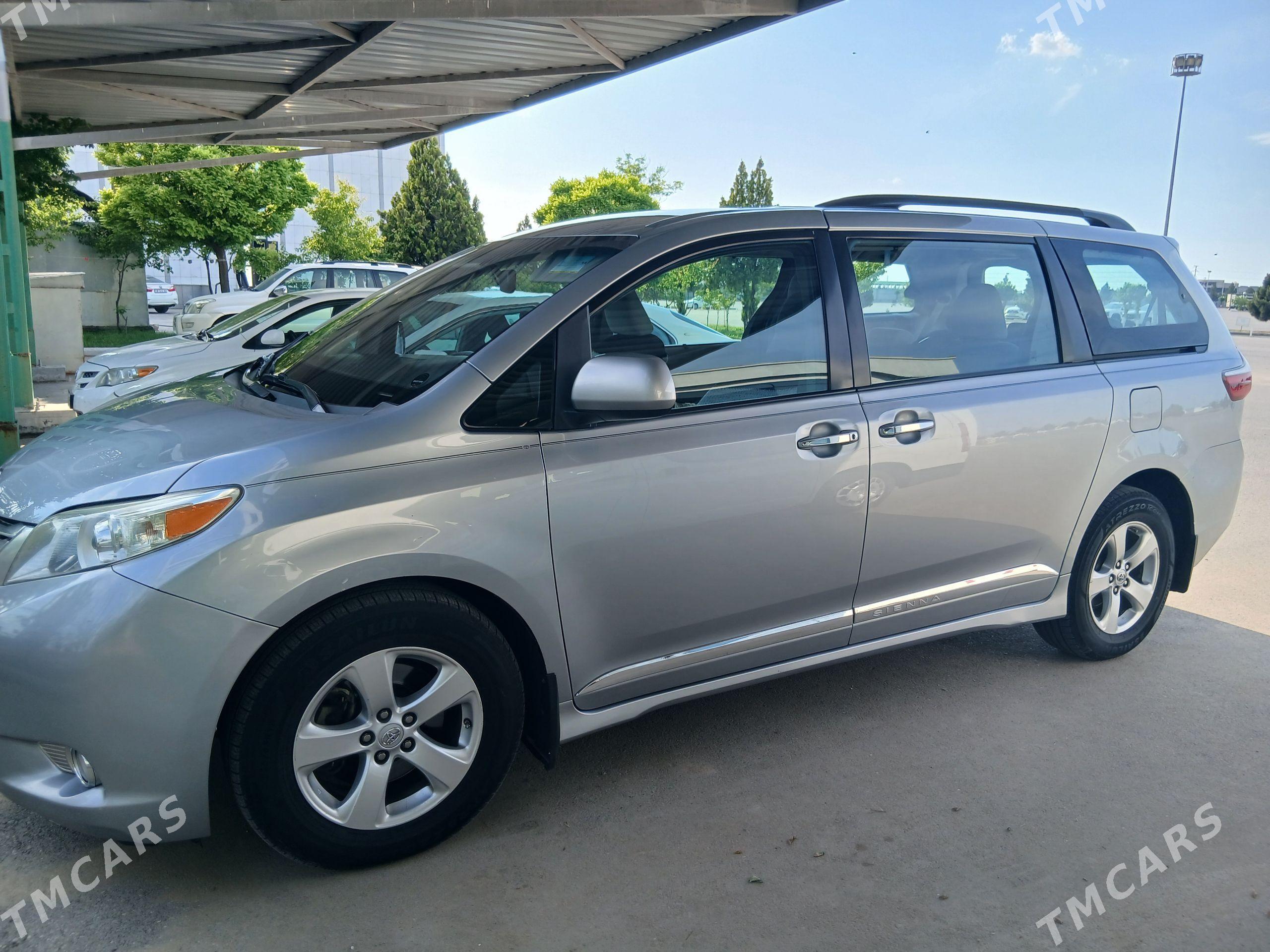 Toyota Sienna 2016 - 420 000 TMT - Халач - img 1