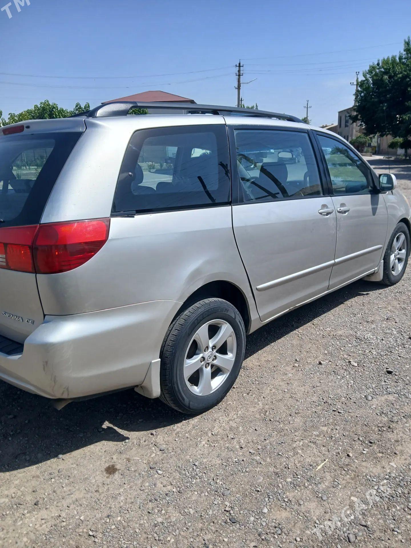 Toyota Sienna 2004 - 250 000 TMT - Мары - img 1