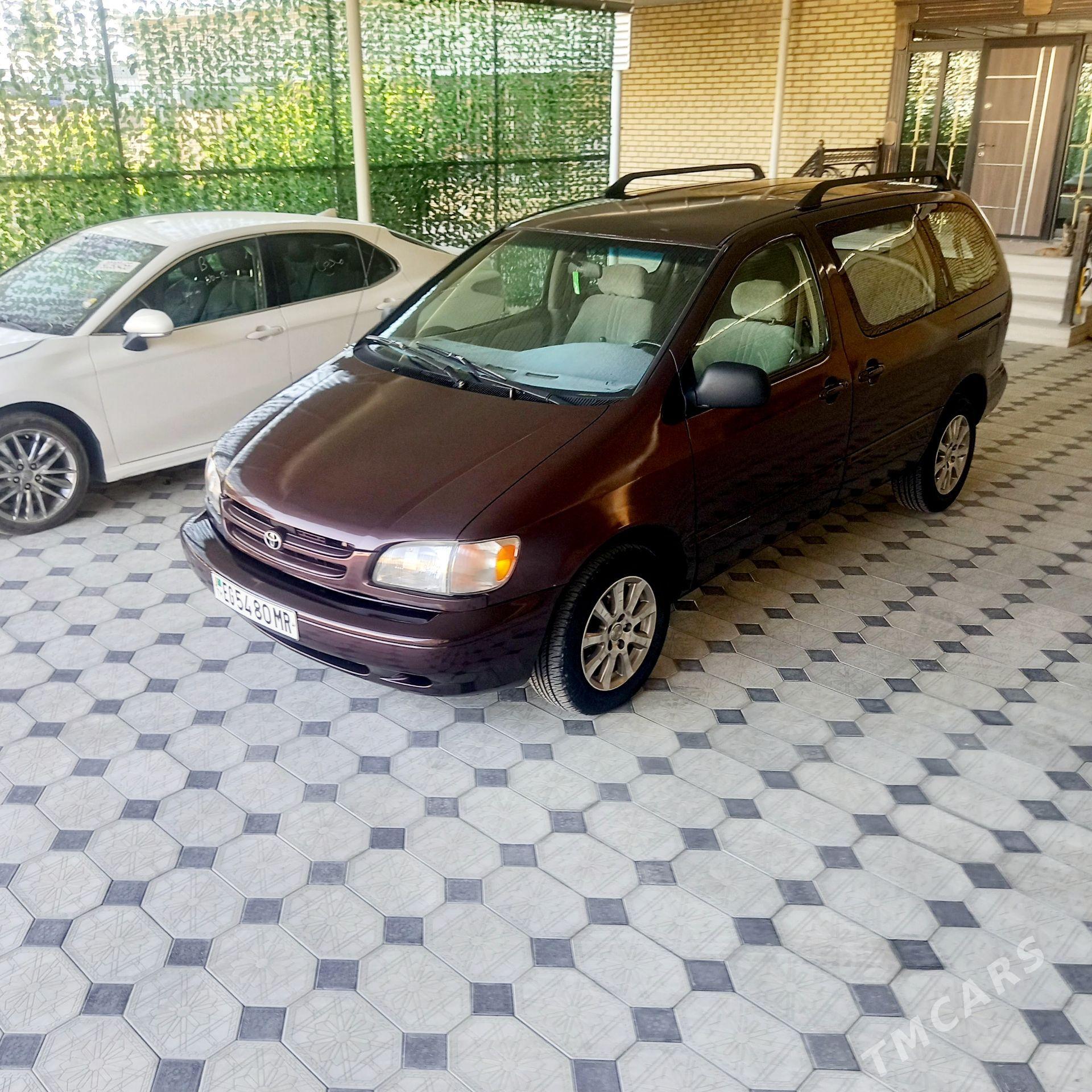 Toyota Sienna 1999 - 177 000 TMT - Мары - img 1