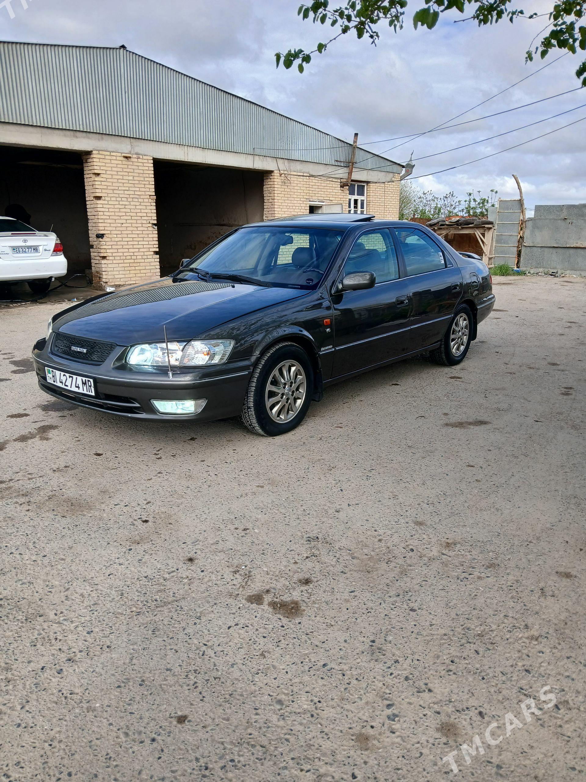 Toyota Camry 2000 - 220 000 TMT - Мары - img 1