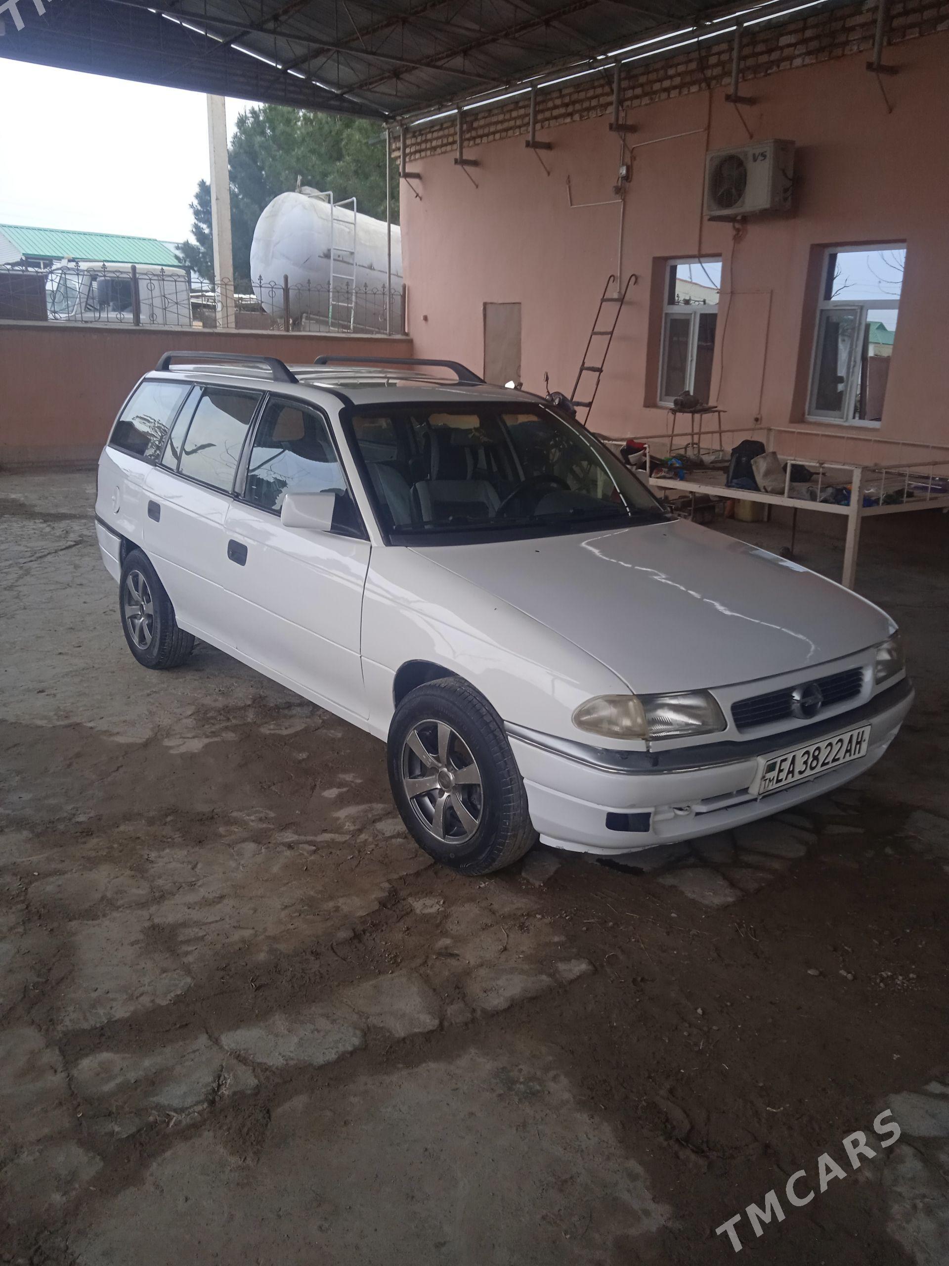 Opel Astra 1993 - 37 000 TMT - Бахарден - img 1