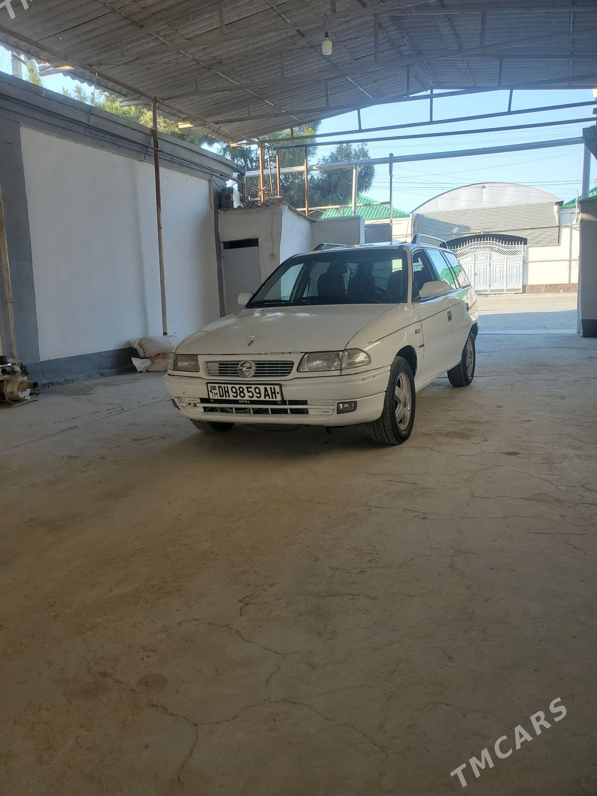 Opel Astra 1995 - 44 000 TMT - Bäherden - img 1