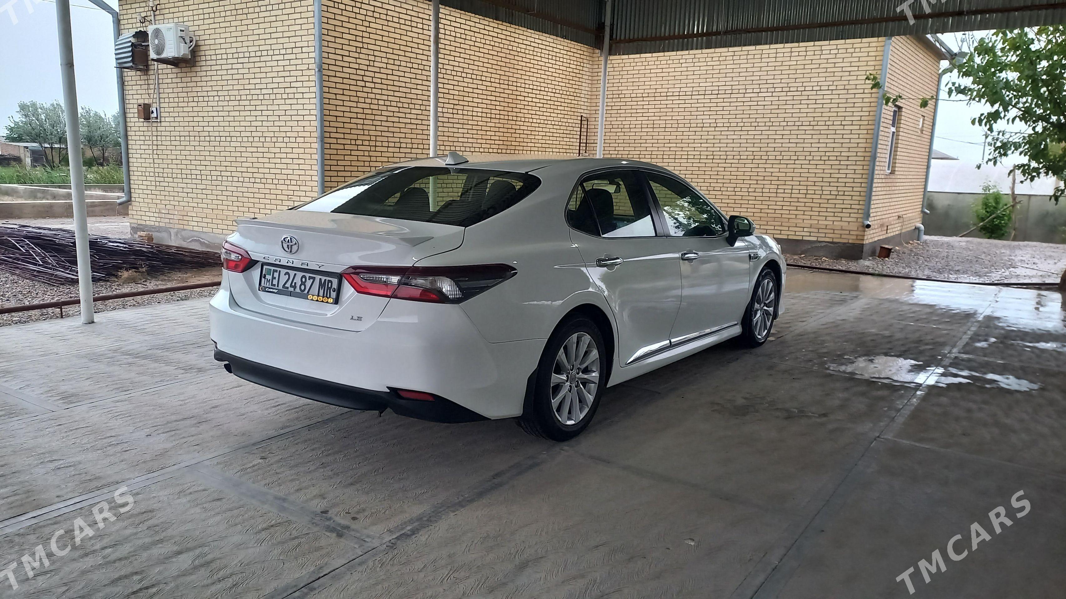 Toyota Camry 2021 - 245 000 TMT - Мургап - img 1