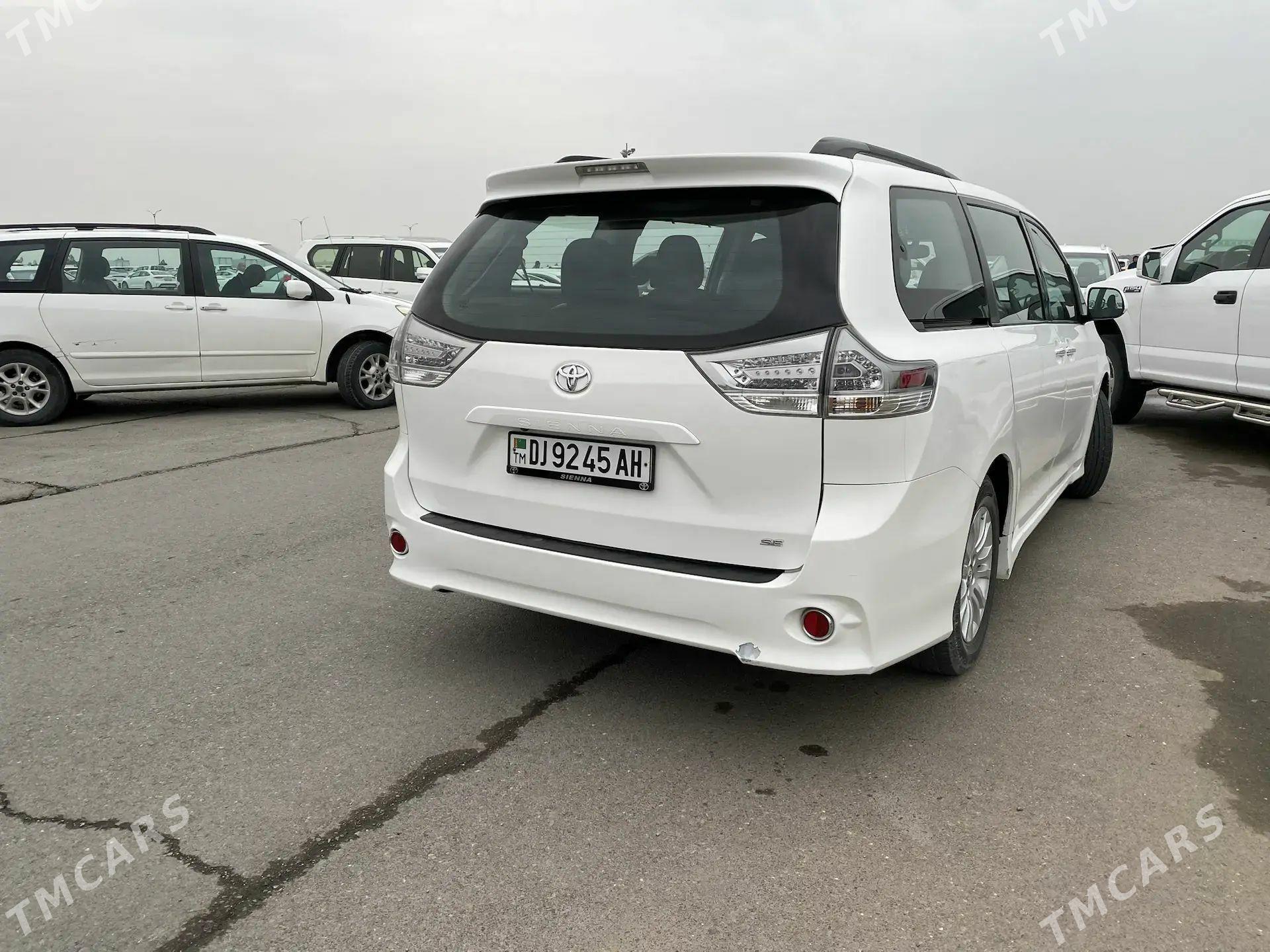 Toyota Sienna 2017 - 405 000 TMT - Гёкдепе - img 1