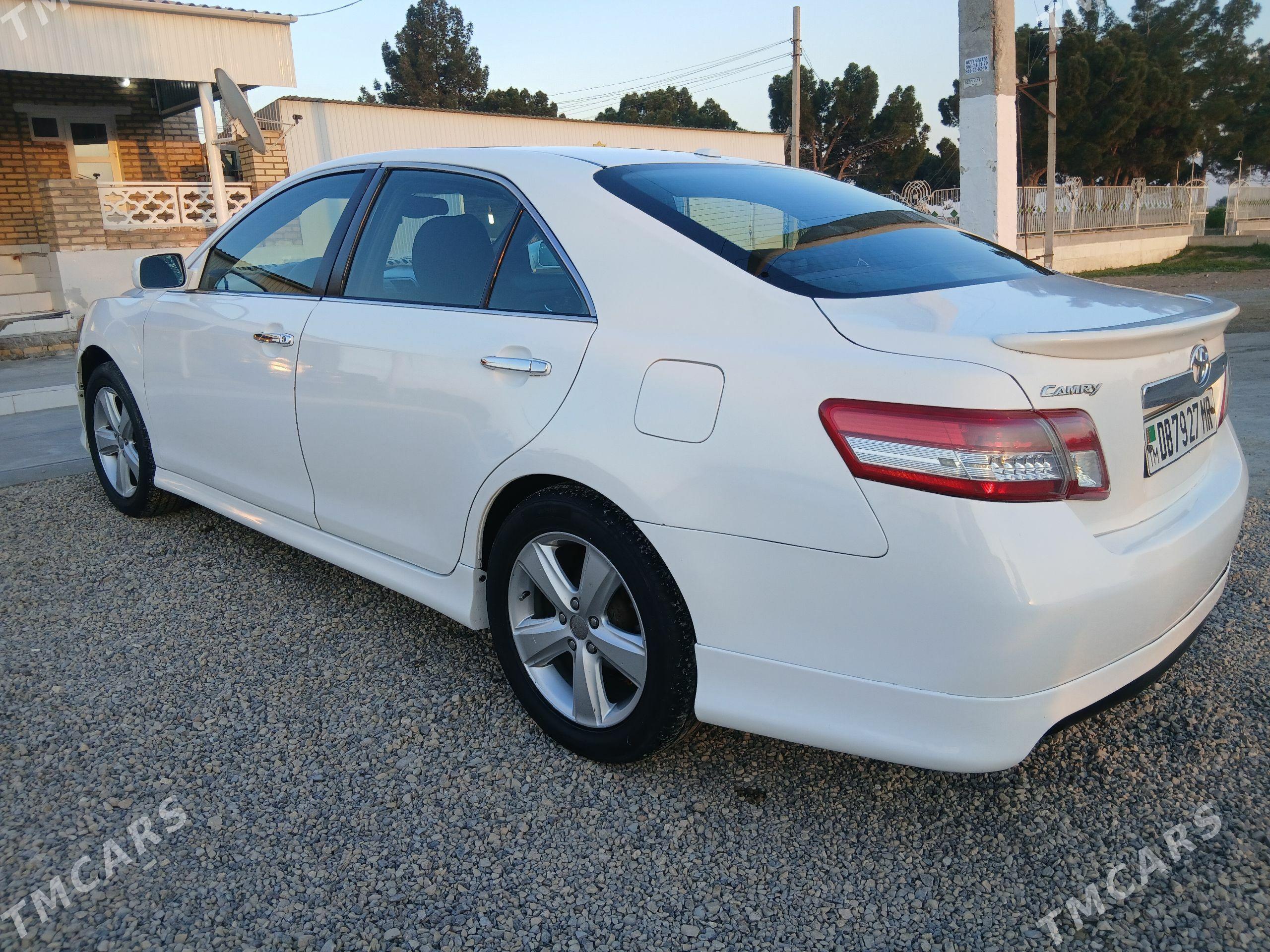 Toyota Camry 2010 - 220 000 TMT - Baýramaly - img 1