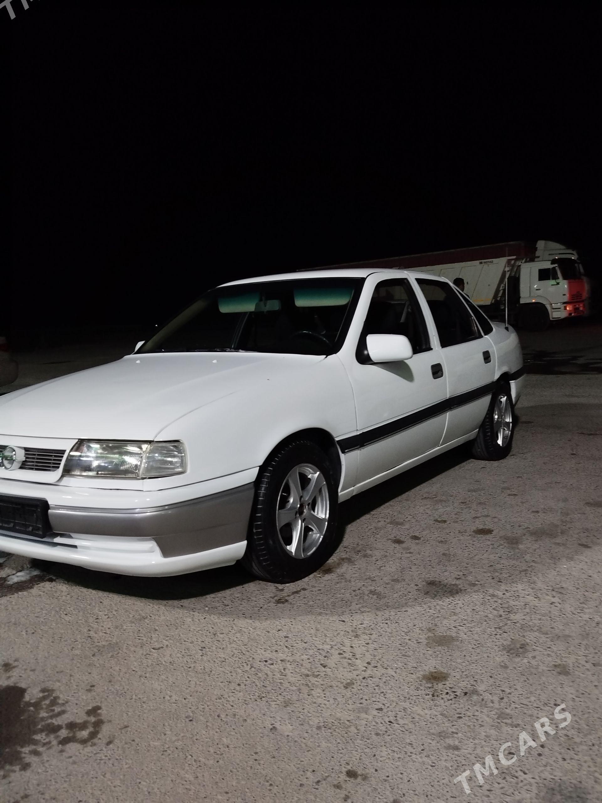 Opel Vectra 1991 - 49 000 TMT - Бахарден - img 1