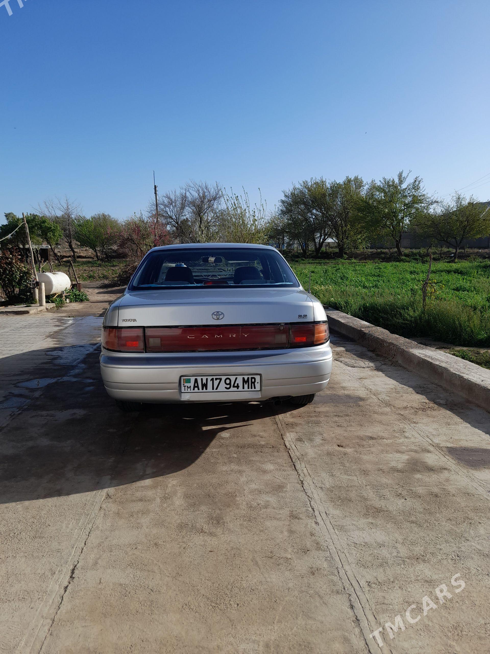 Toyota Camry 1993 - 120 000 TMT - Мары - img 1