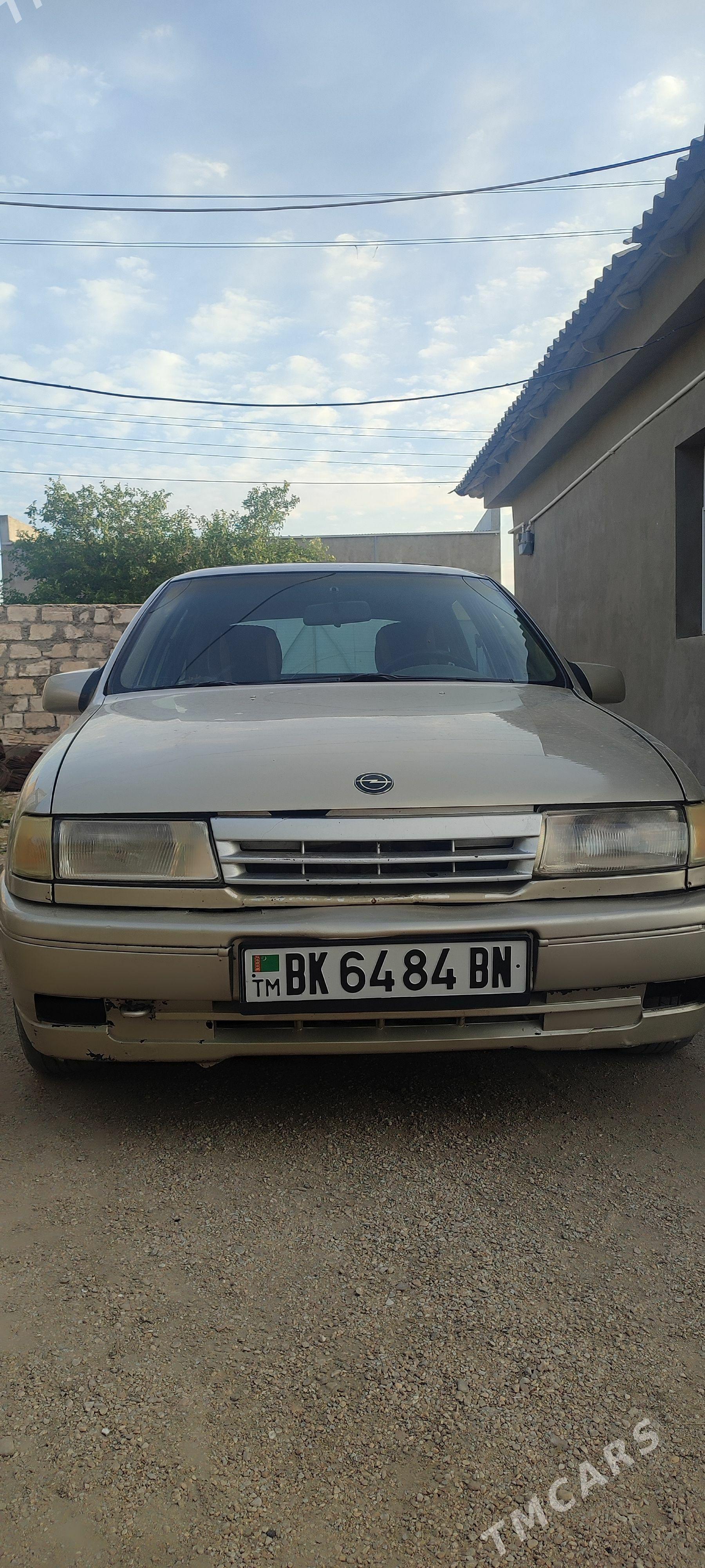 Opel Astra 1988 - 40 000 TMT - Балканабат - img 1