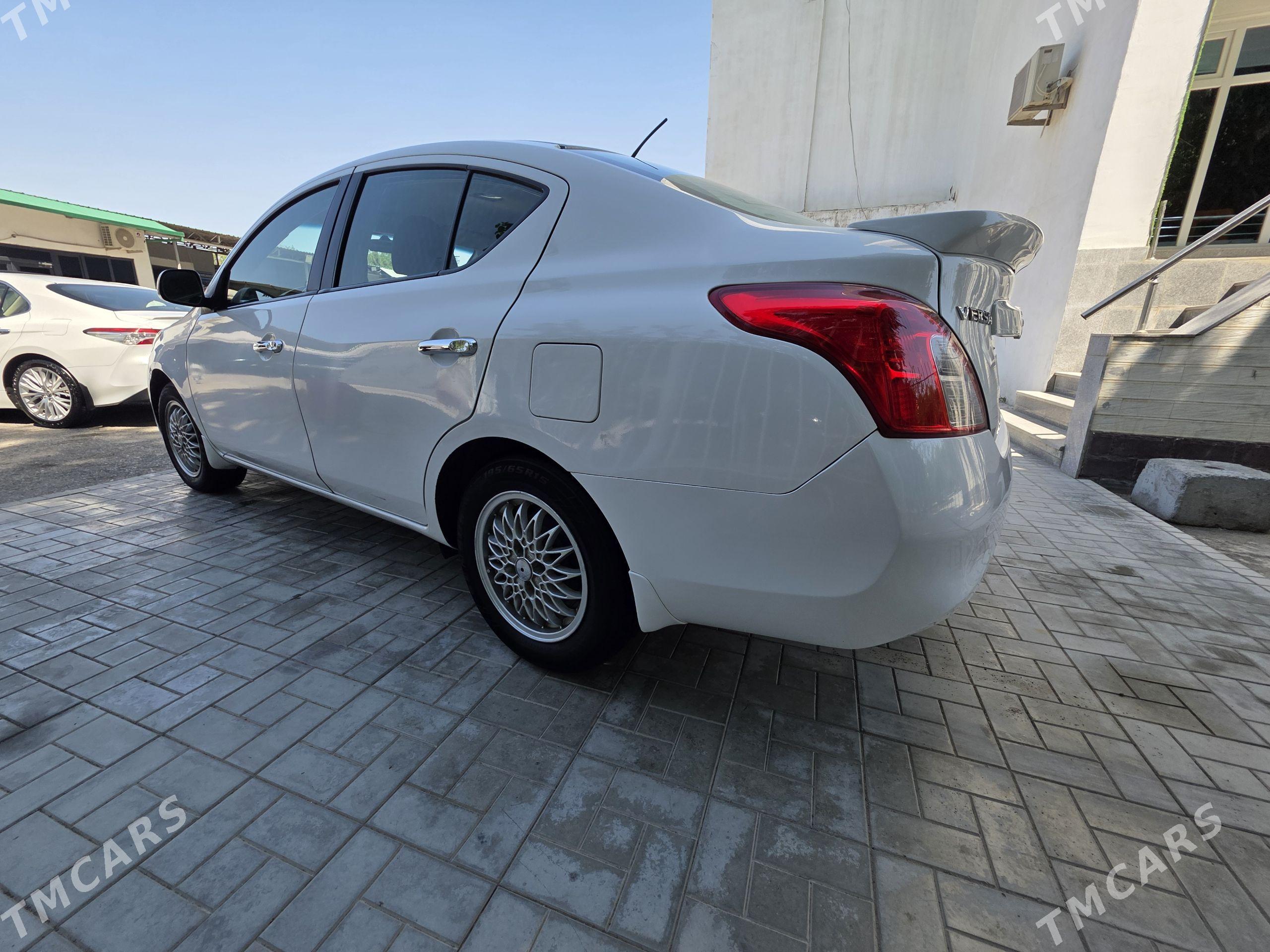 Nissan Versa 2013 - 135 000 TMT - Ашхабад - img 1