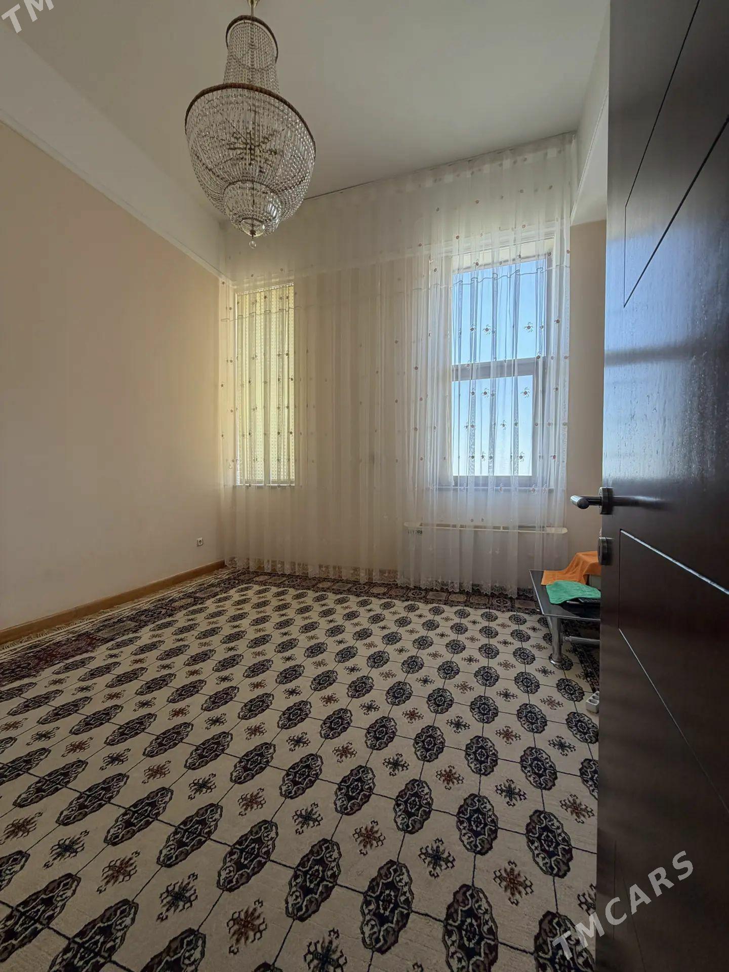 Moskowiski elitka 2kom🪐 - Moskowskiý köç. (10 ýyl abadançylyk şaýoly) - img 1