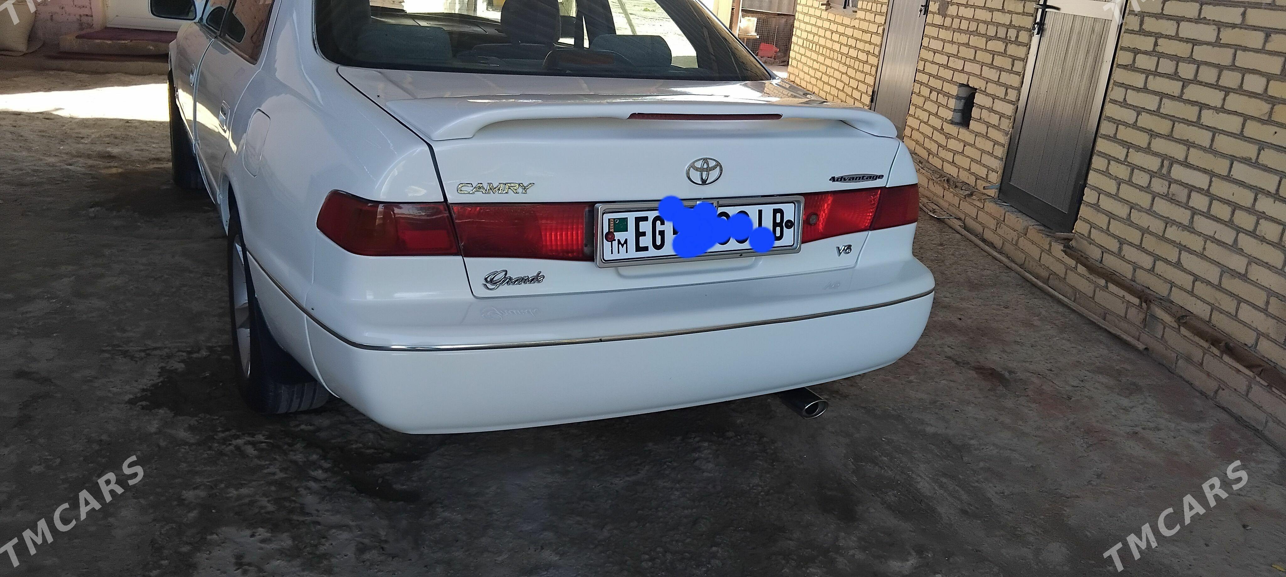 Toyota Camry 1999 - 130 000 TMT - Garabekewül - img 1