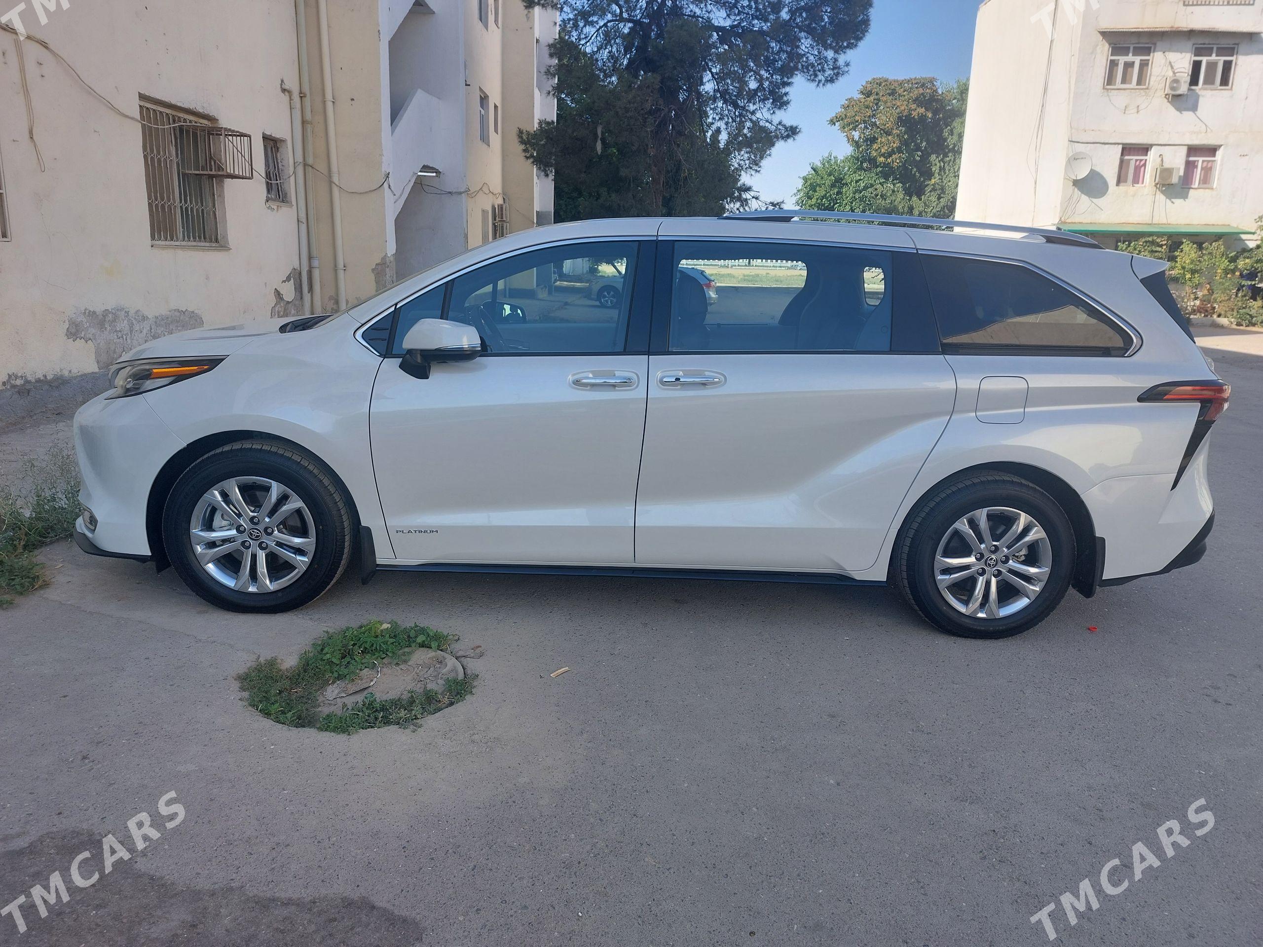 Toyota Sienna 2021 - 750 000 TMT - Aşgabat - img 1