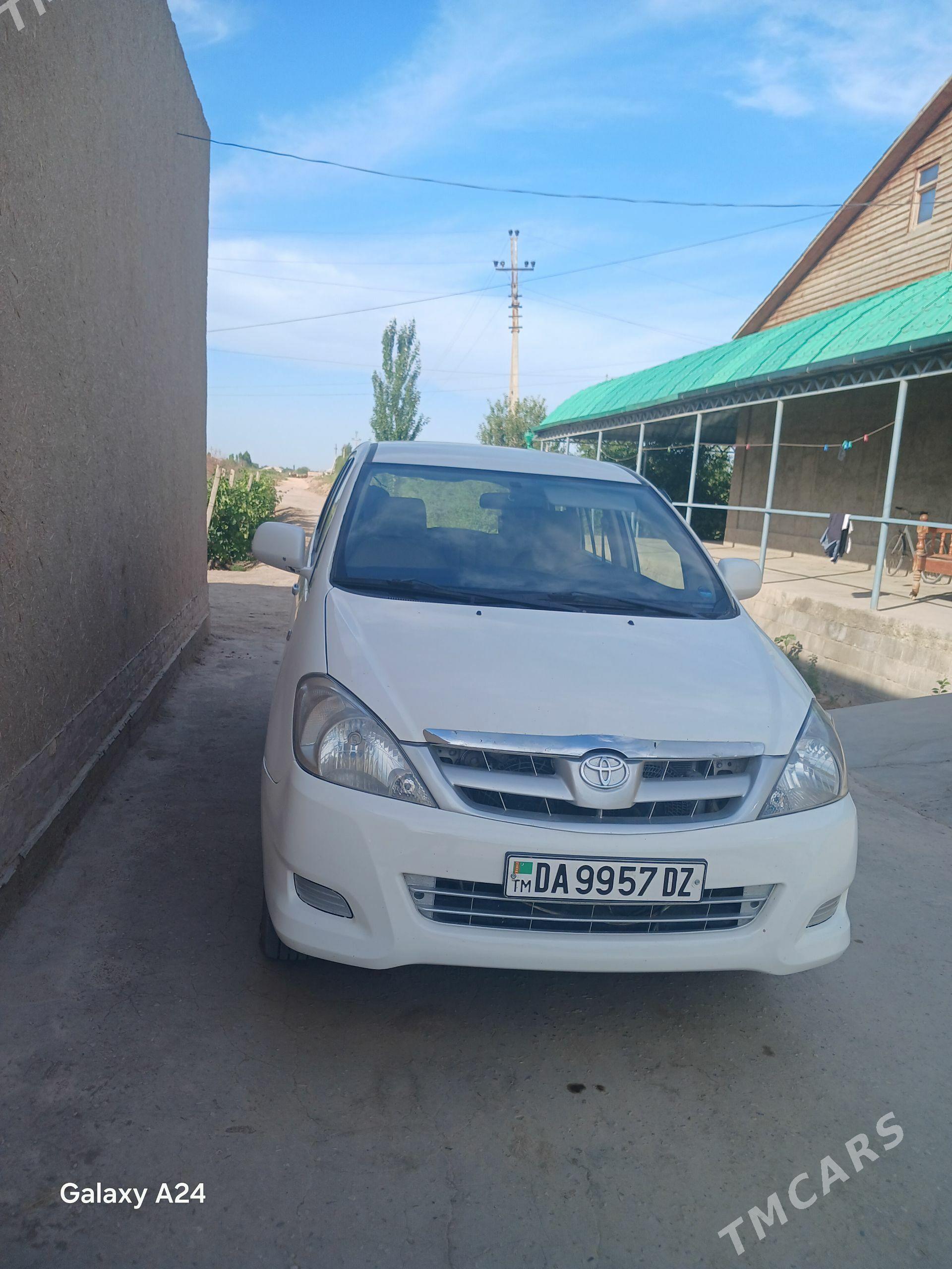 Toyota Innova 2008 - 199 000 TMT - Gurbansoltan Eje - img 1