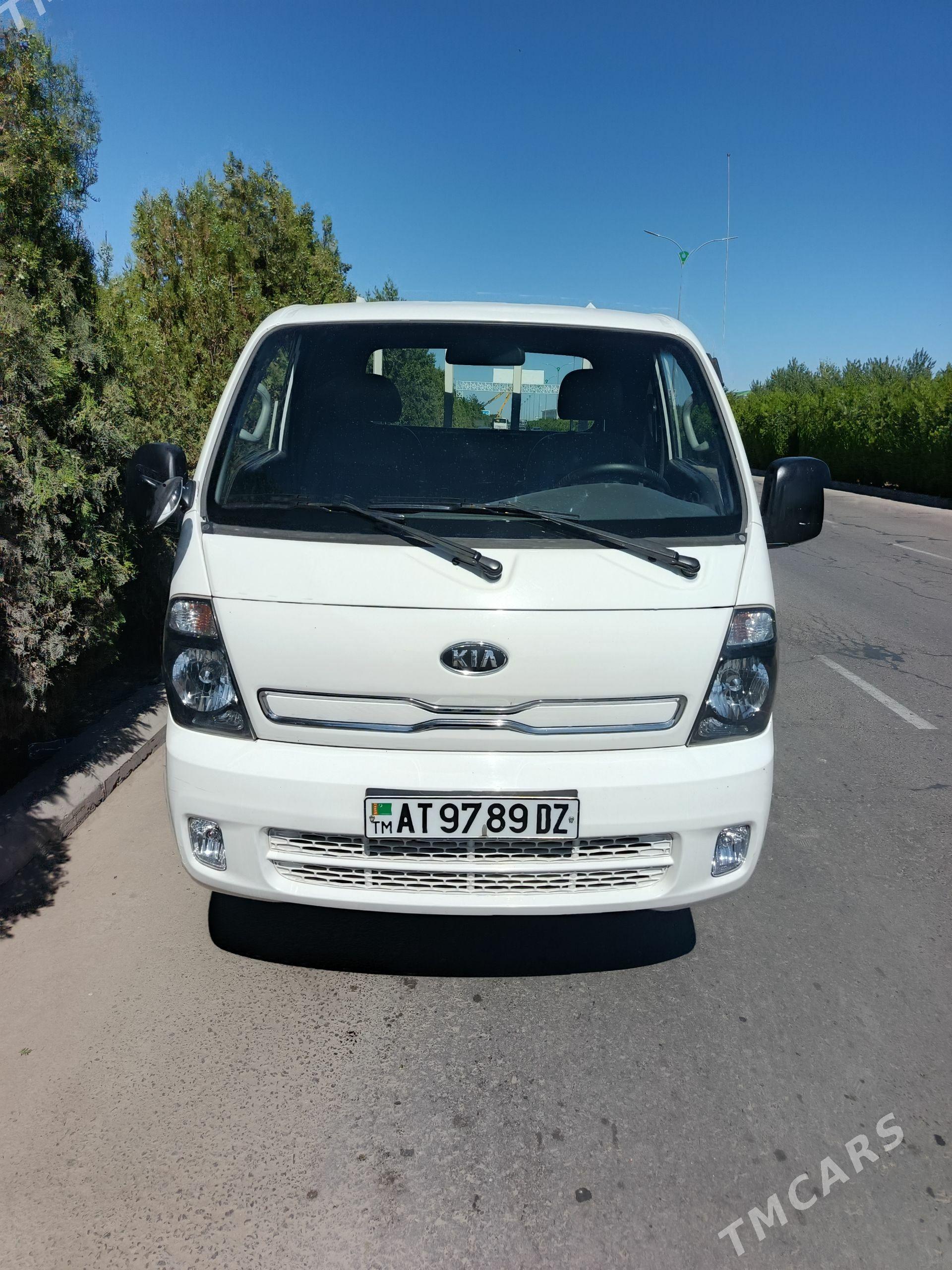 Kia Bongo 2013 - 226 000 TMT - Дашогуз - img 1