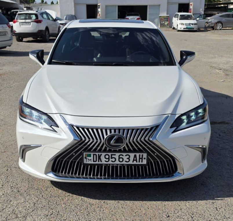 Lexus ES 350 2019 - 445 000 TMT - 30 mkr - img 1