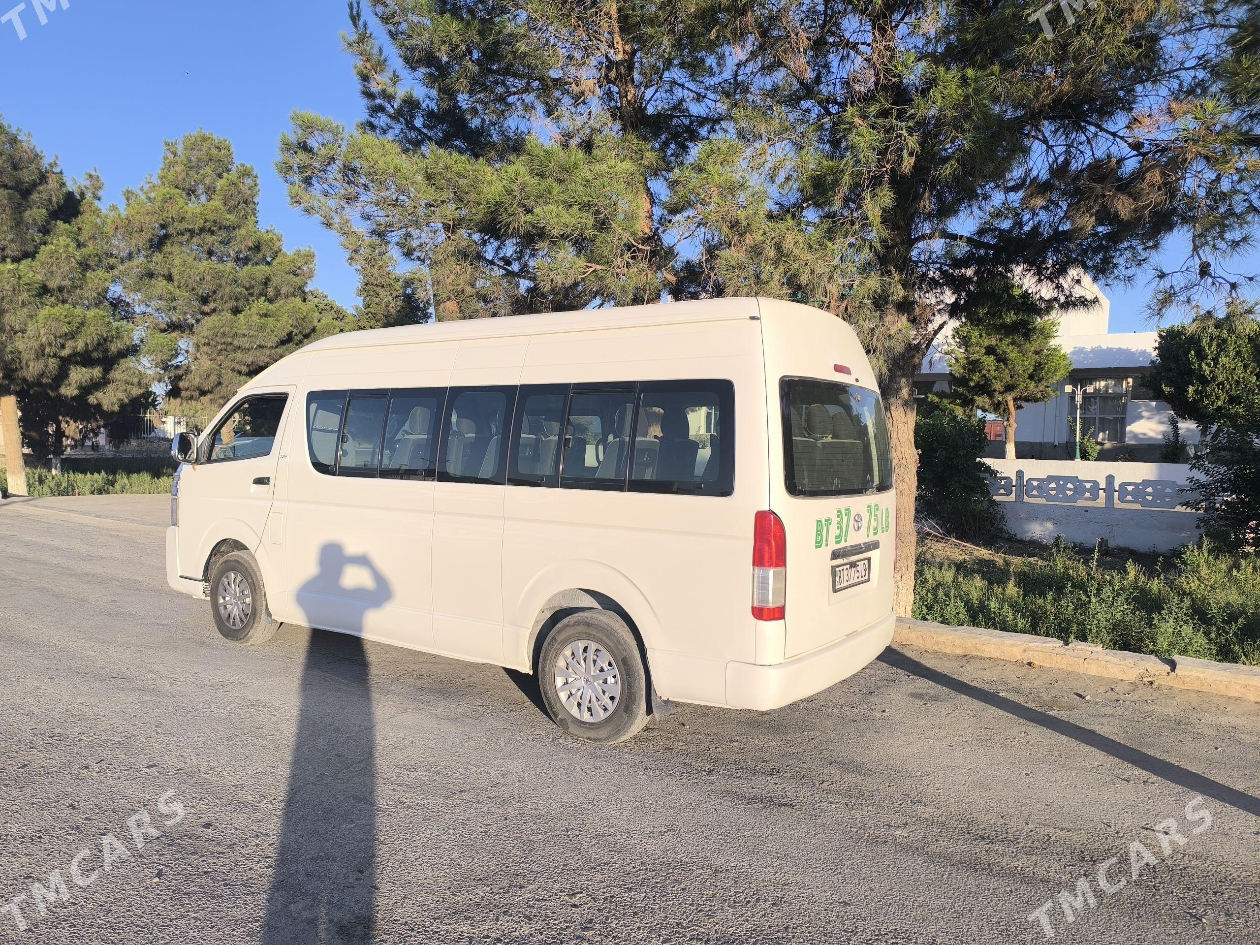 Toyota Hiace 2007 - 370 000 TMT - Türkmenabat - img 1