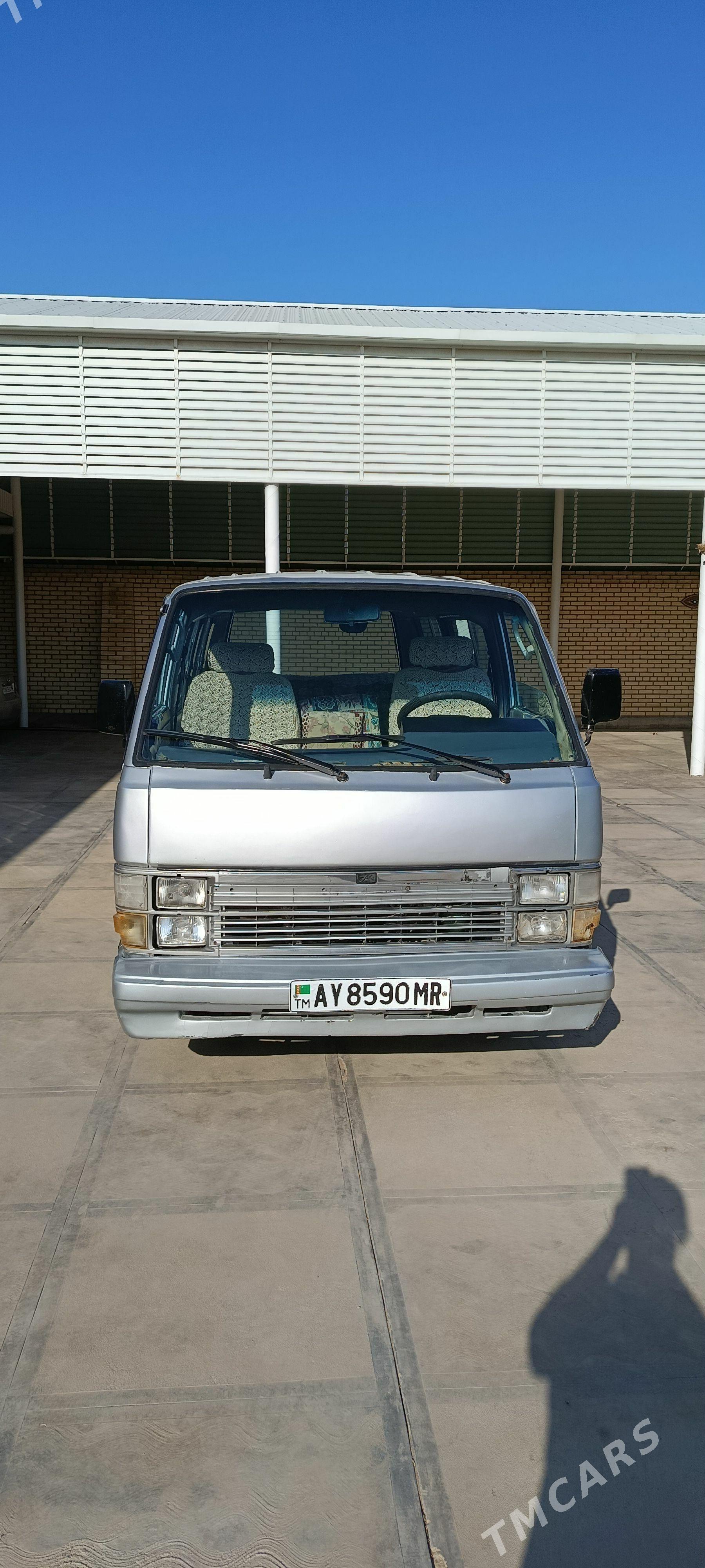 Toyota Hiace 1988 - 55 000 TMT - Mary - img 1