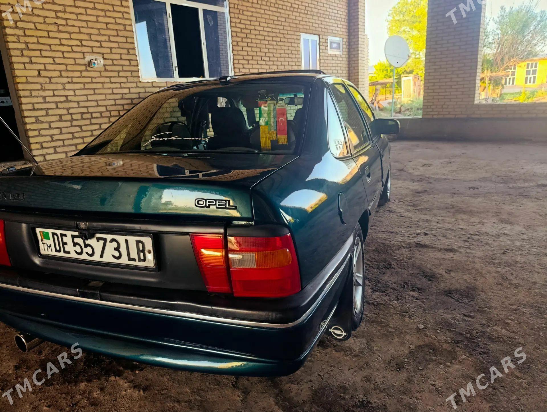 Opel Vectra 1995 - 55 000 TMT - Чарджоу - img 1
