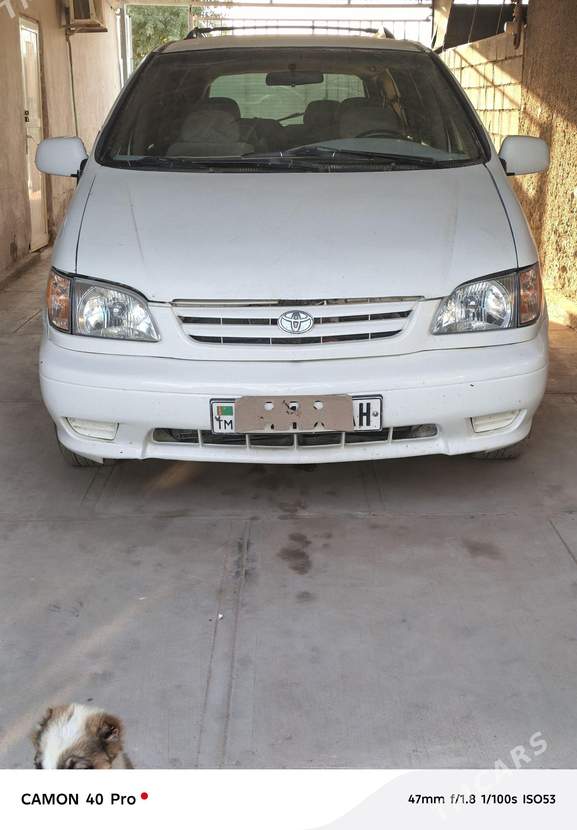 Toyota Sienna 2003 - 180 000 TMT - Ак-Бугдайский этрап - img 1
