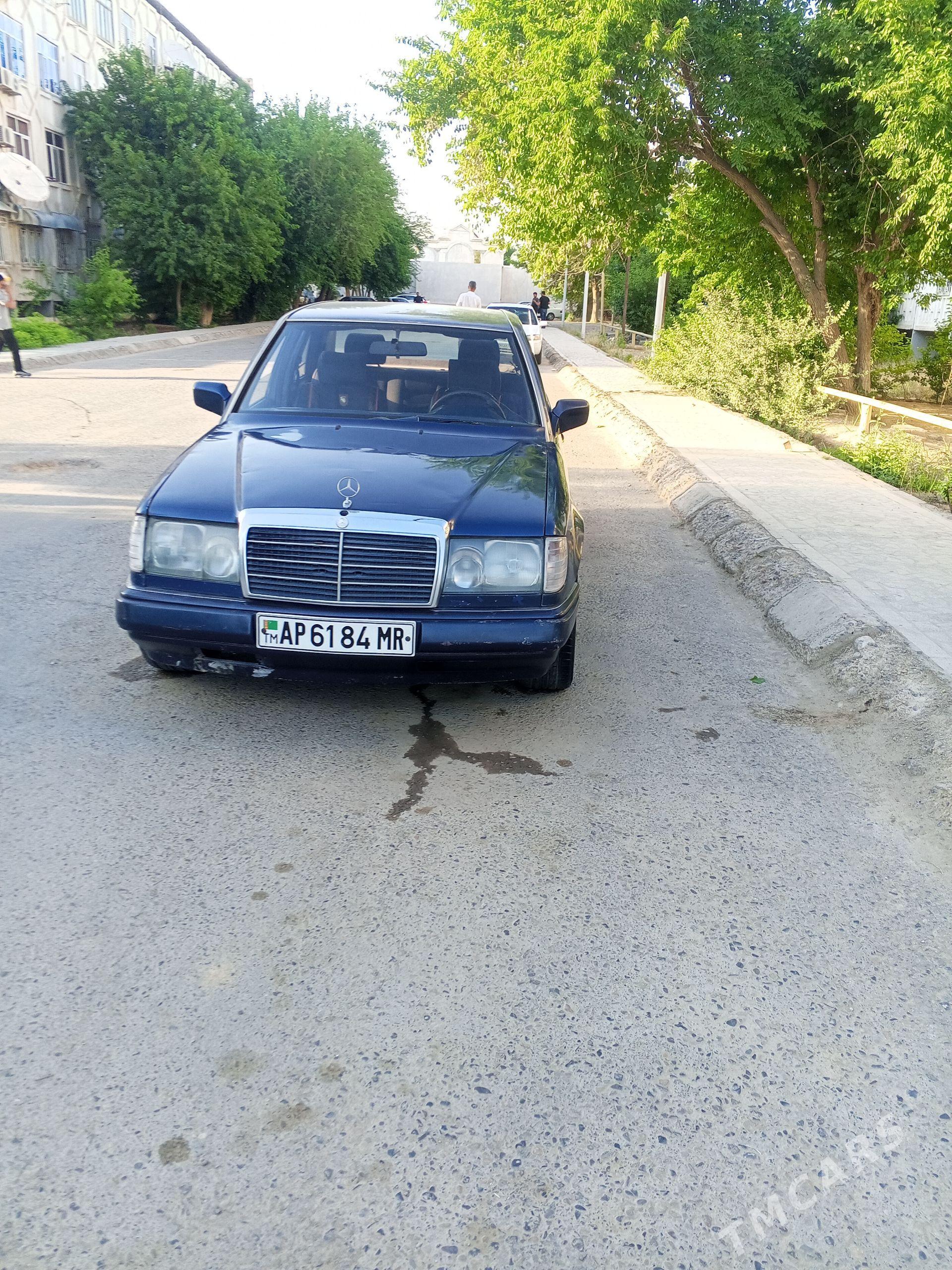 Mercedes-Benz 230E 1992 - 35 000 TMT - Mary - img 1